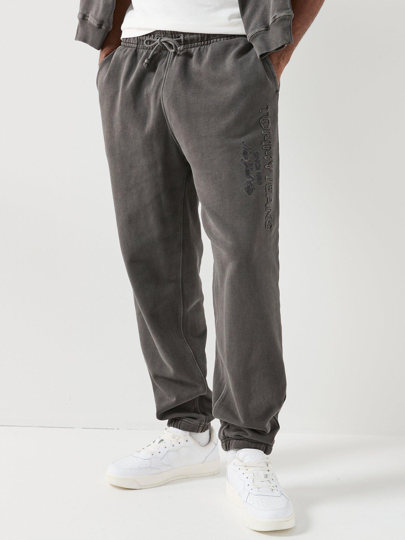 tommy-jeans-relaxed-fit-garment-dyed-joggers-black