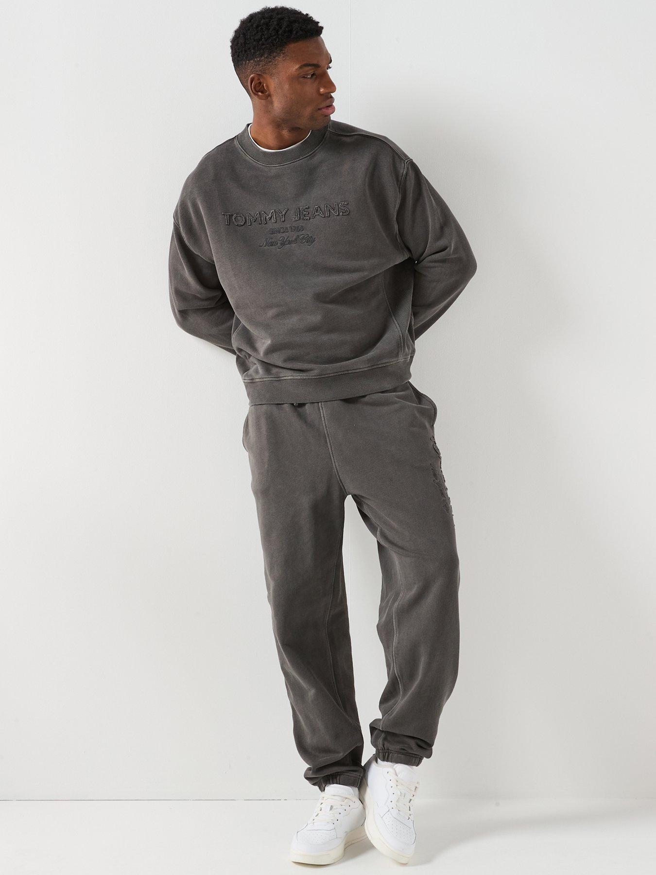 Image 3 of 6 of Tommy Jeans Relaxed Fit Garment Dyed Joggers - Black