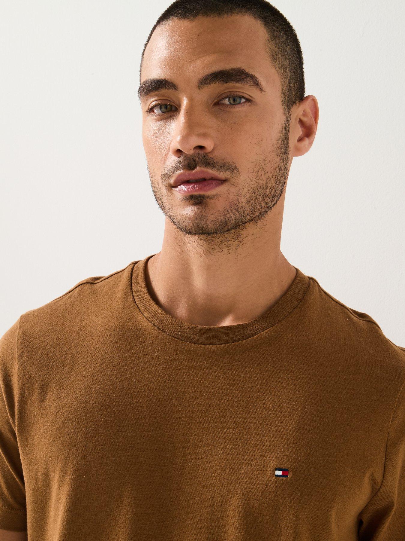 Image 4 of 5 of Tommy Hilfiger Regular Fit Essential Flag Logo T-Shirt - Dark Khaki