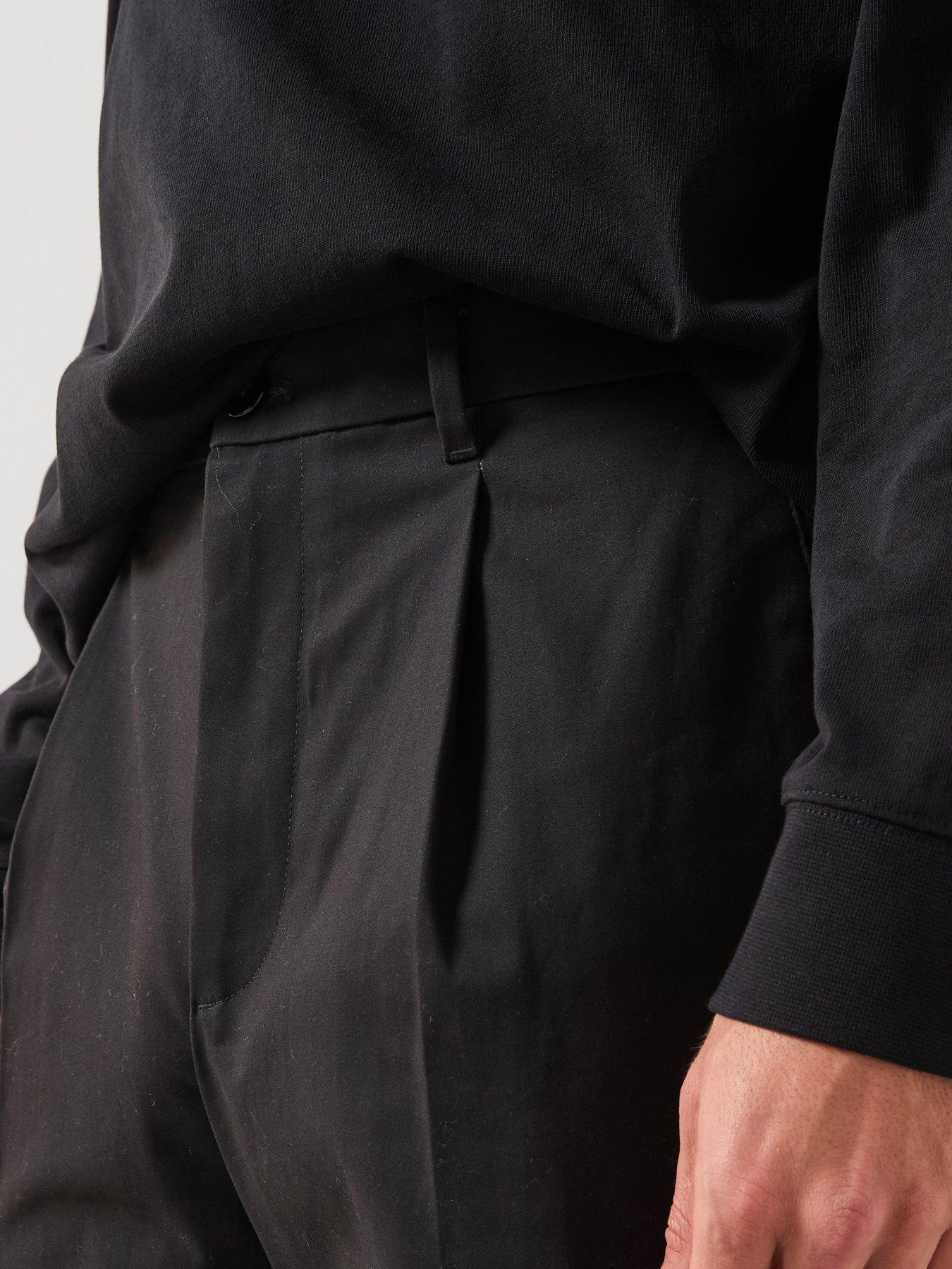 calvin-klein-classic-tapered-pleated-sateen-chinos-blackdetail