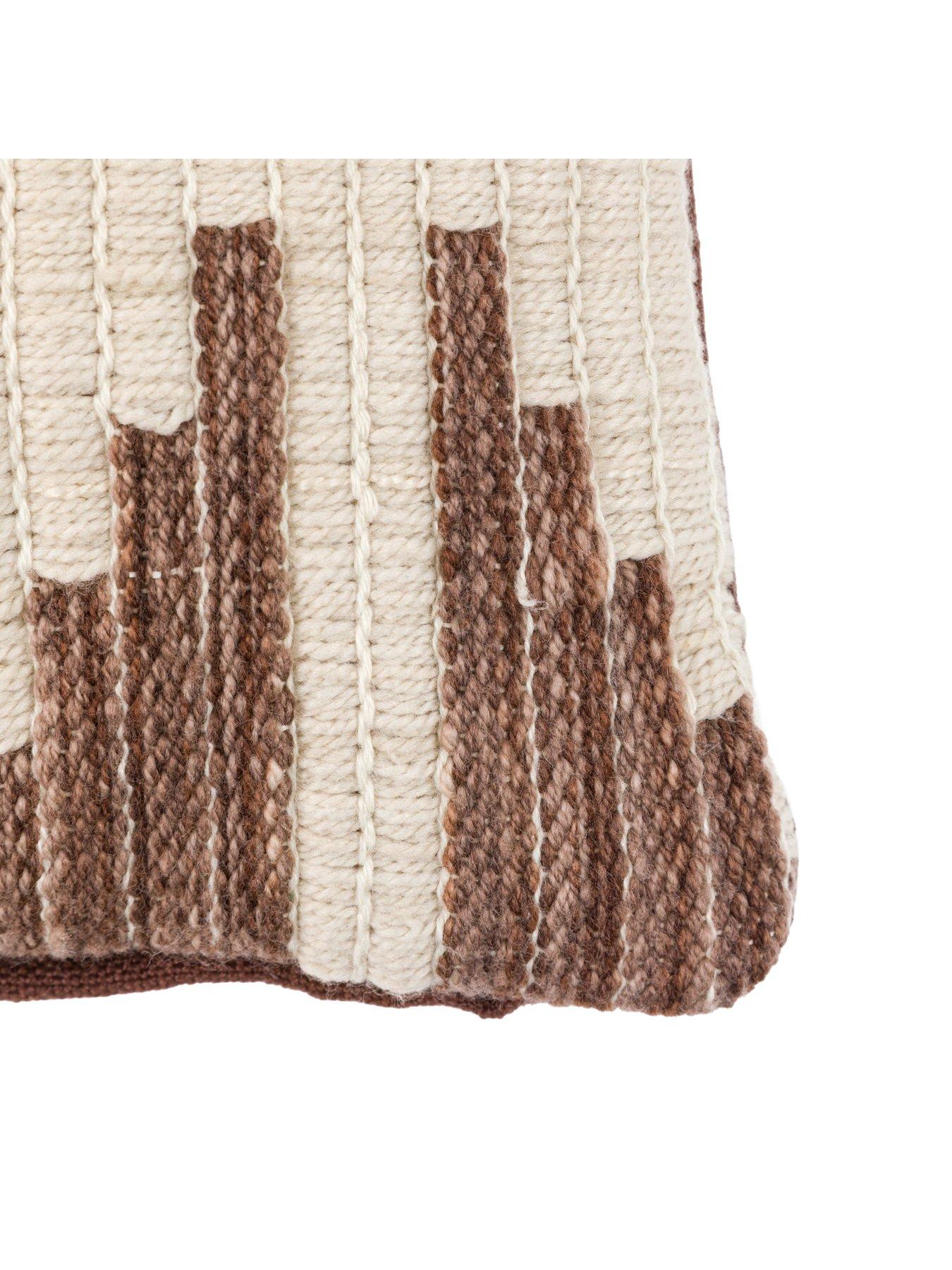 gallery-direct-bodil-woven-cushiondetail