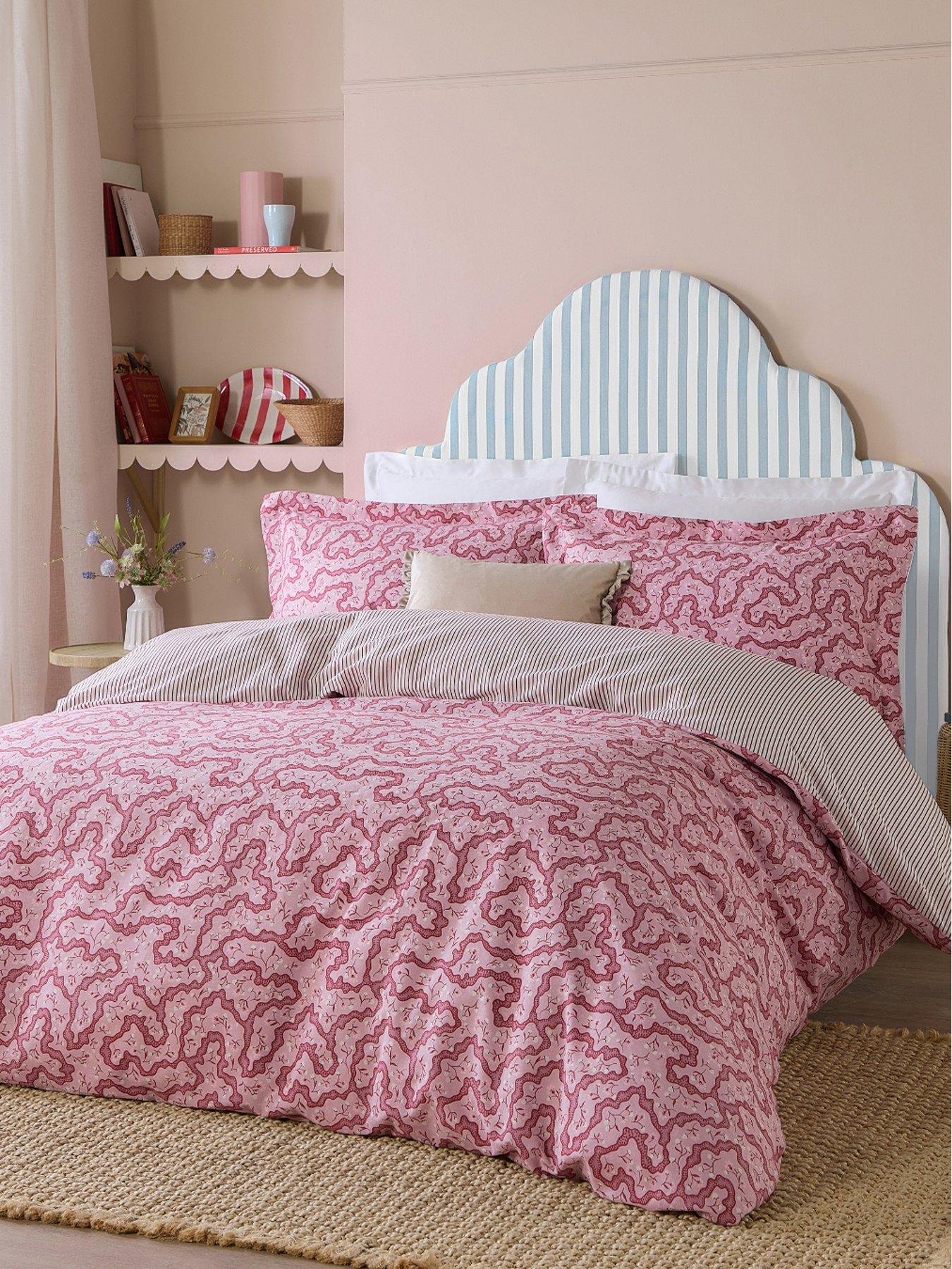 wylder-brianna-duvet-set-cherry