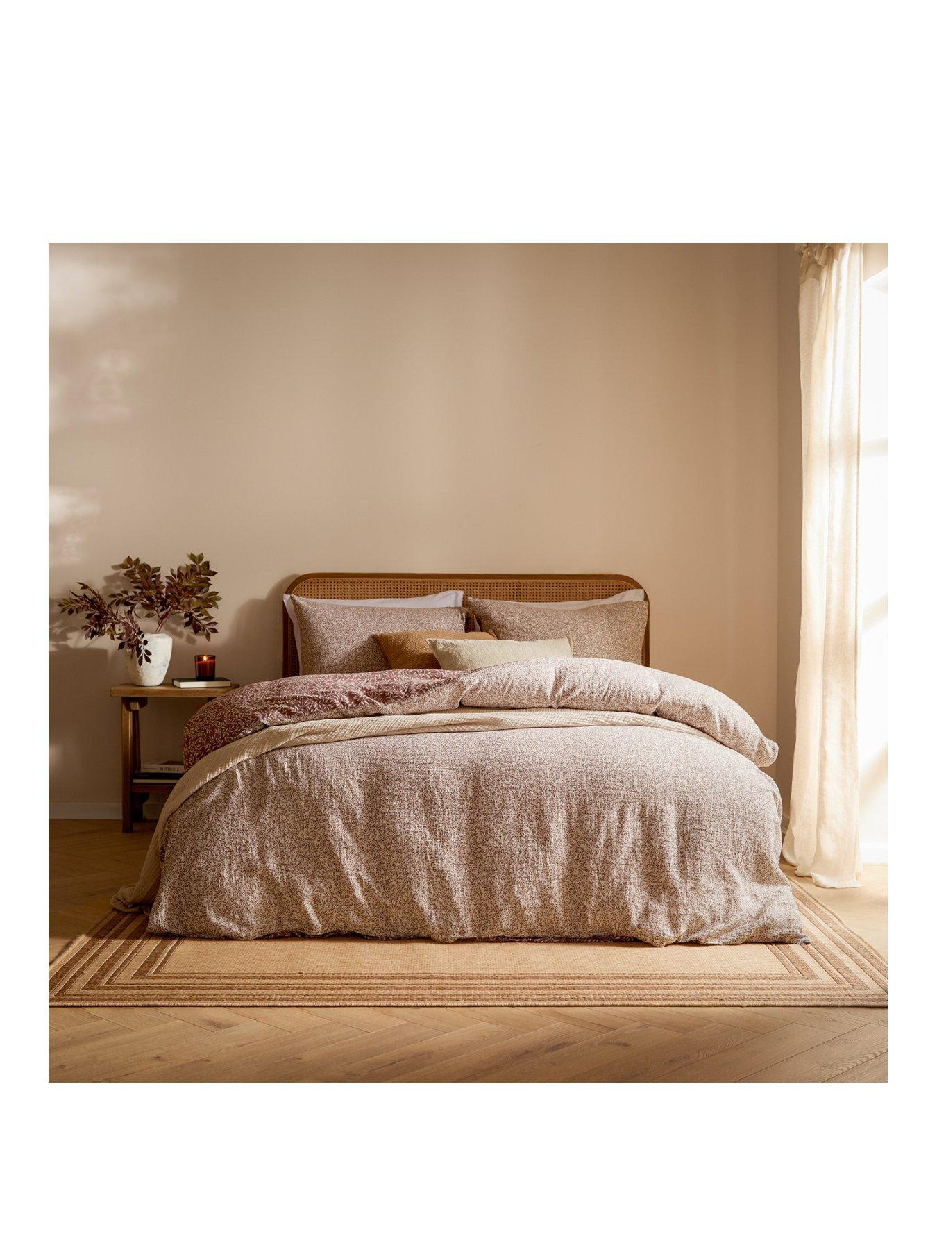 yard-perrieleaf-duvet-set-cinnamonstillFront