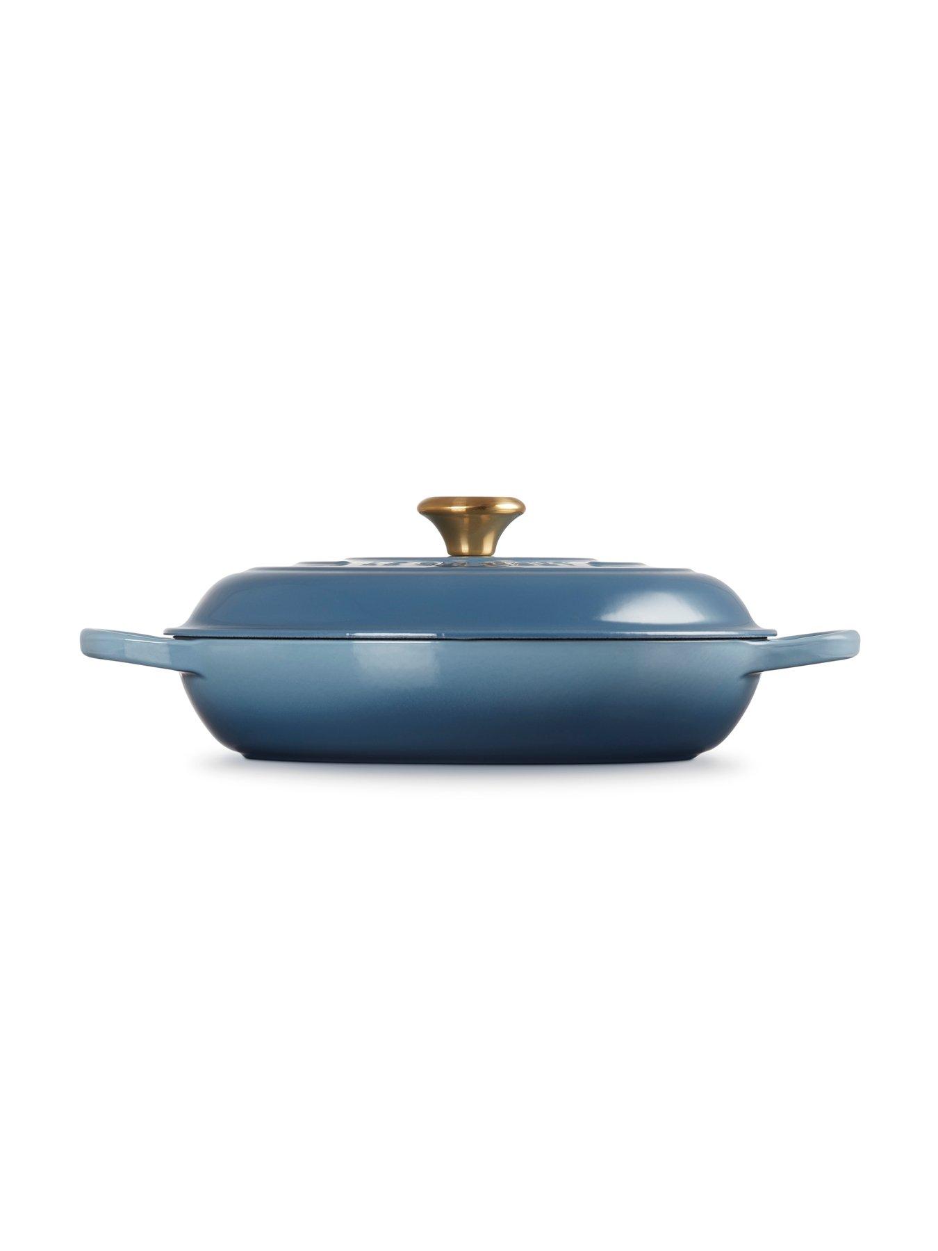 le-creuset-30cm-shallow-casseroleoutfit
