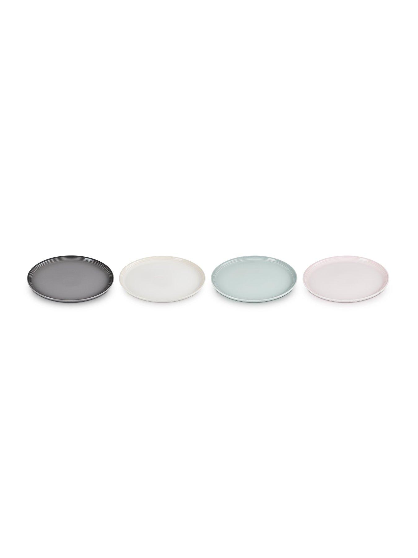 le-creuset-set-of-4-22cm-coupe-side-platesoutfit