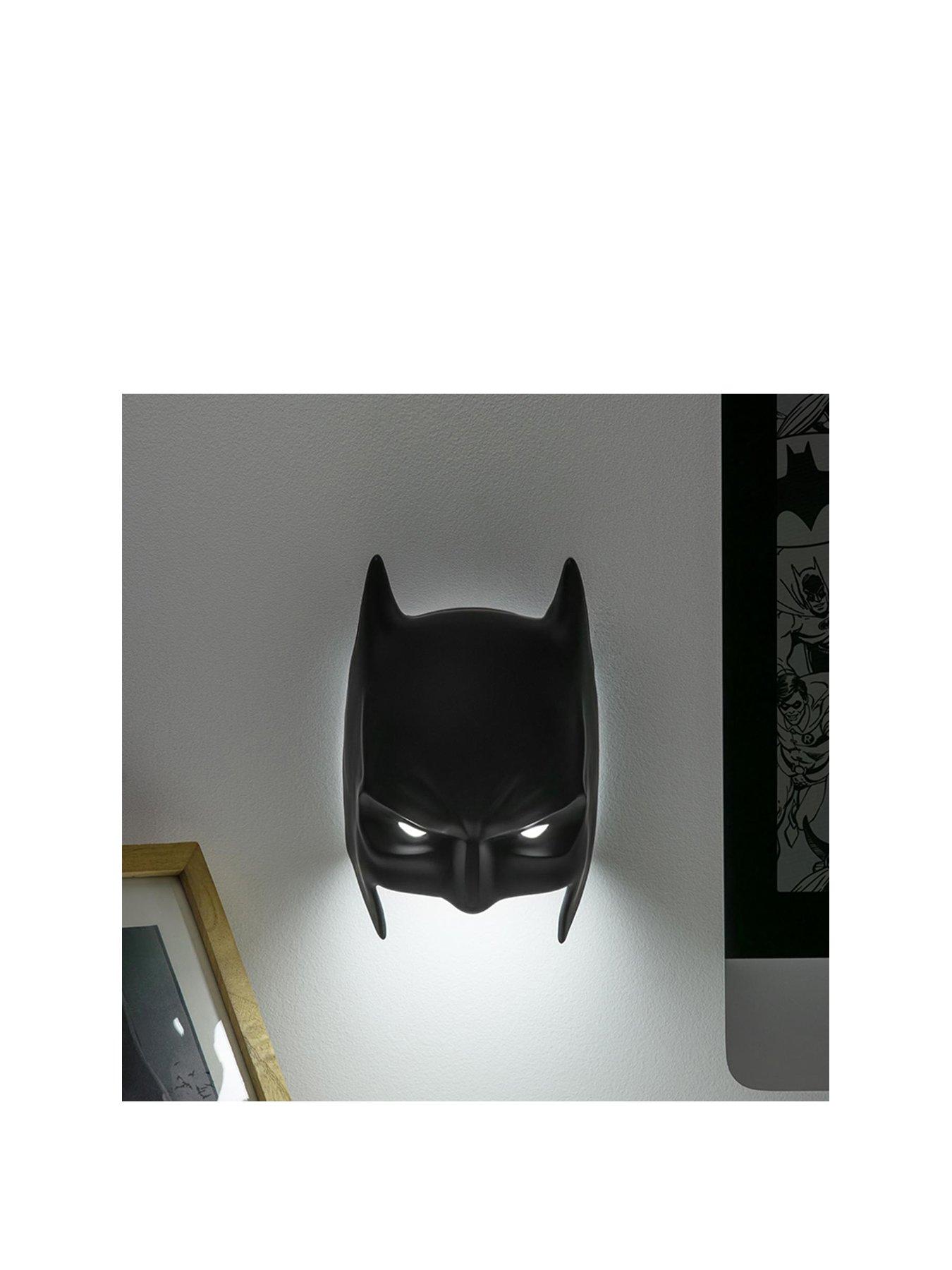 batman-batman-mask-lightstillFront