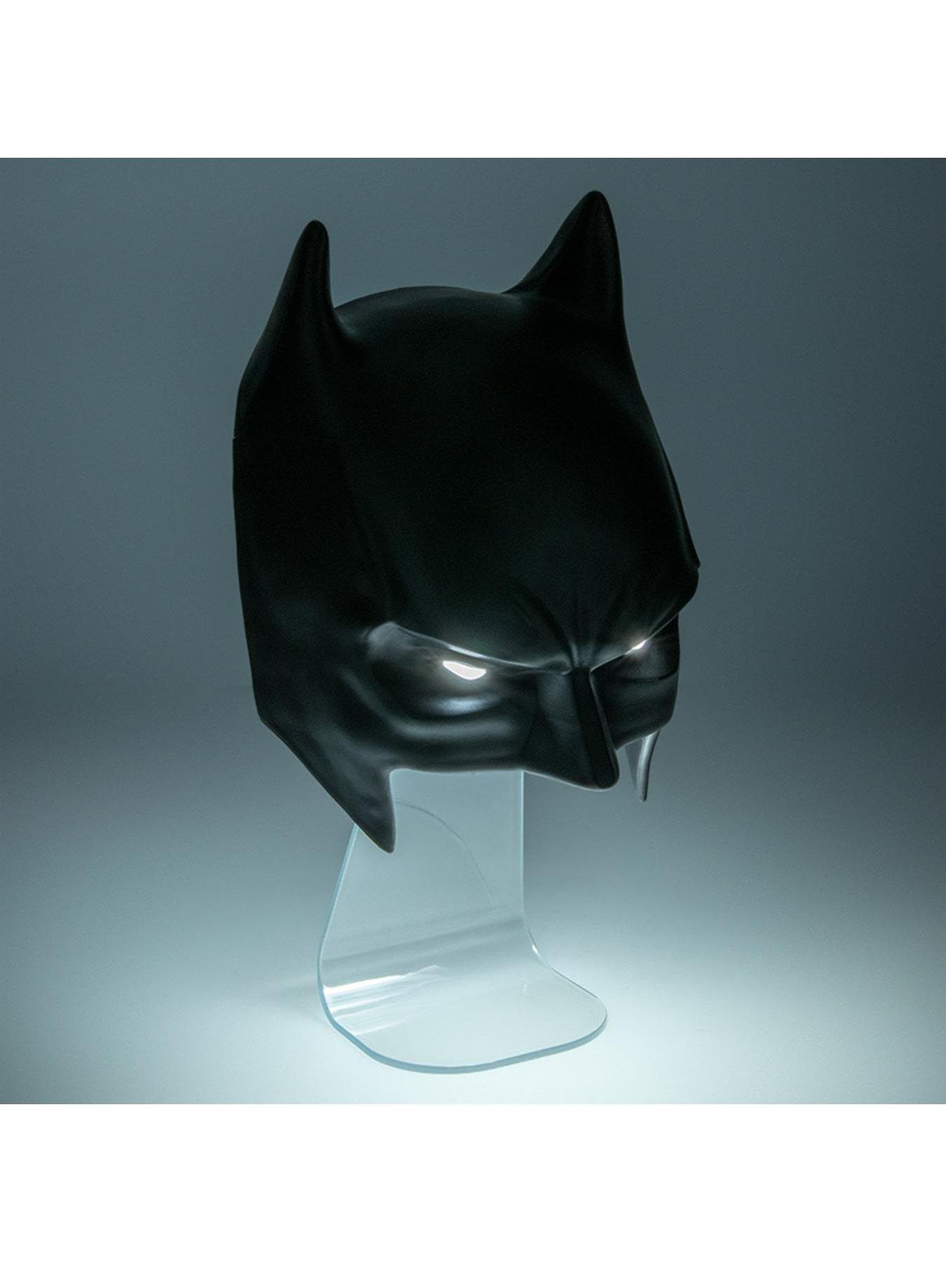 batman-batman-mask-lightback