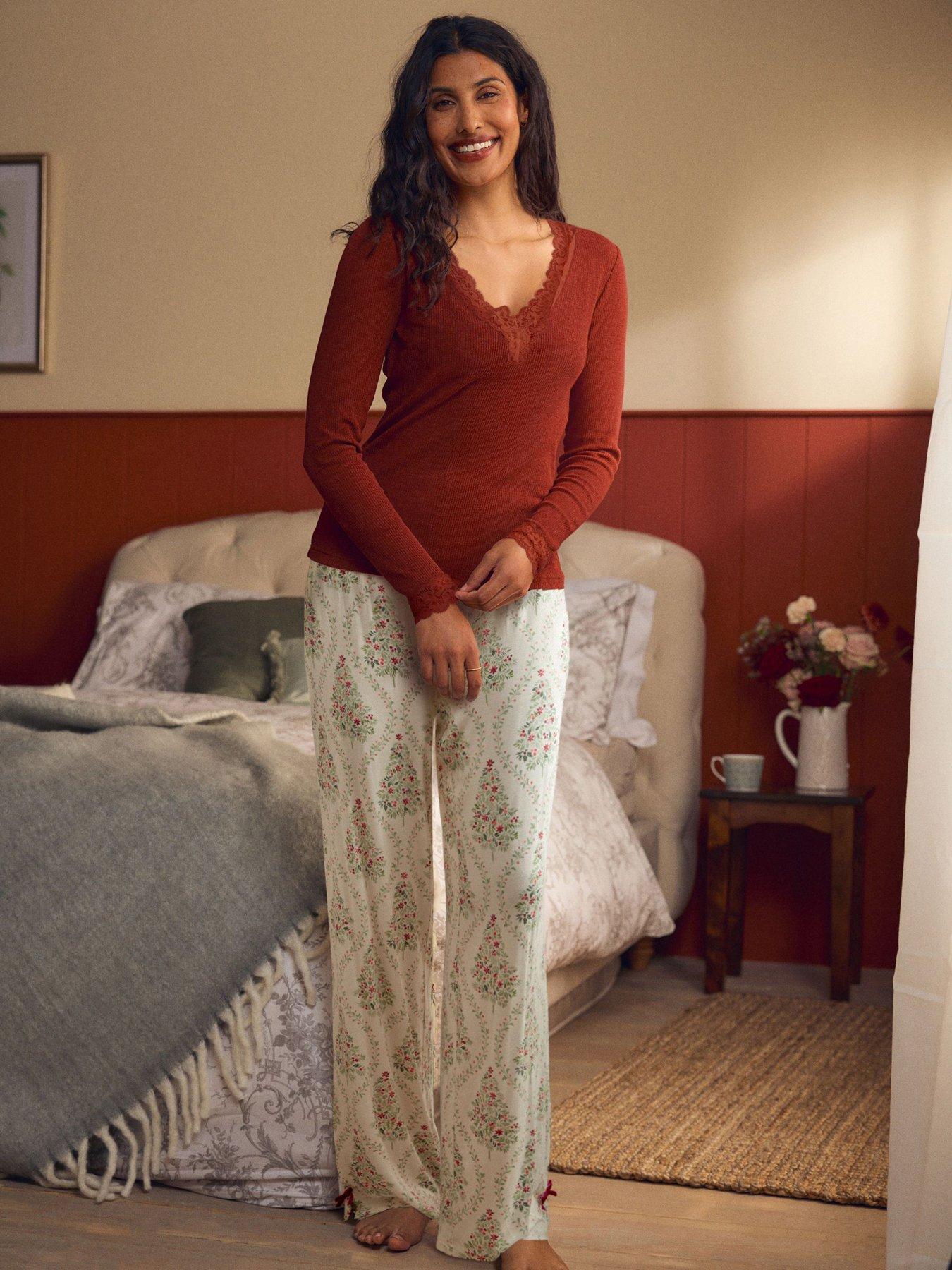 laura-ashley-christmas-tree-pjs-black