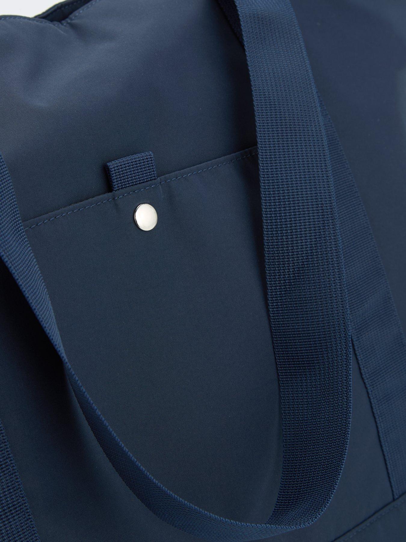 the-very-collection-front-pocket-travel-bag-navyoutfit