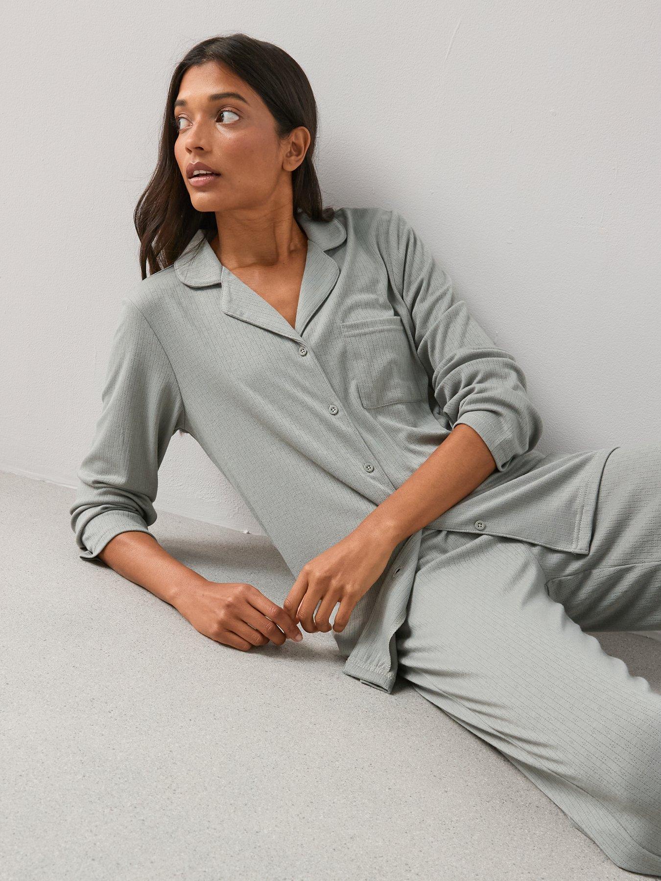 the-very-collection-pointelle-revere-pyjama-set-khakidetail