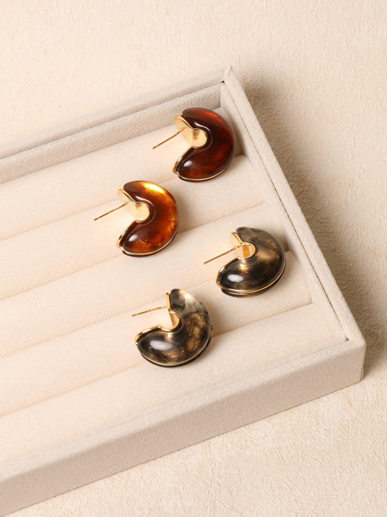 jon-richard-brown-resin-hoop-earrings-golddetail