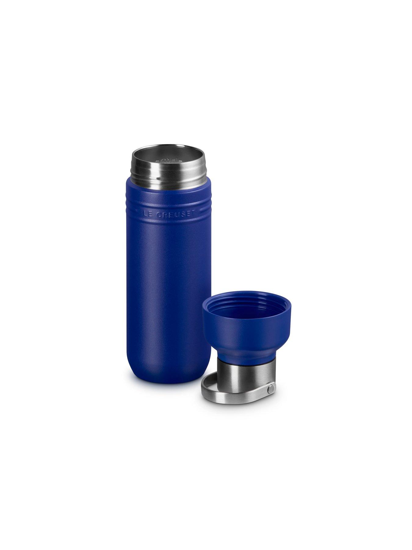 le-creuset-le-creuset-on-the-go-bottle-500ml-azureoutfit