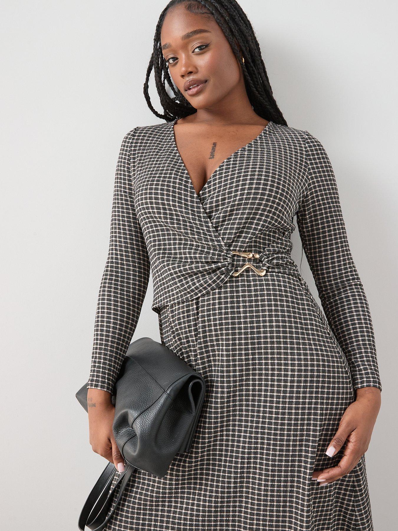 Image 4 of 6 of The Very Collection Curve Stretch Gingham Wrap Dress - Multi