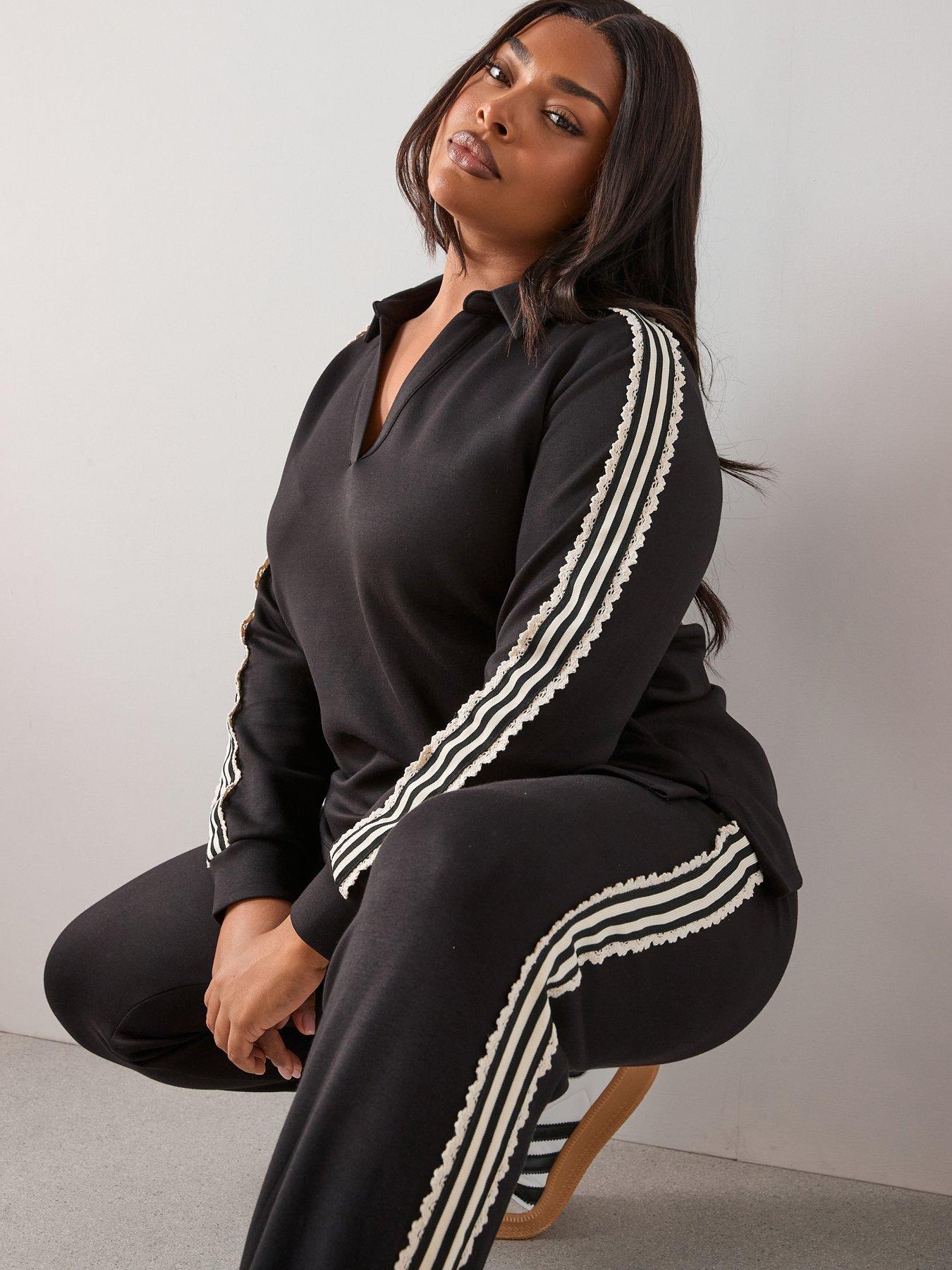 Image 6 of 7 of The Very Collection Curve Stripe Detail Sweat