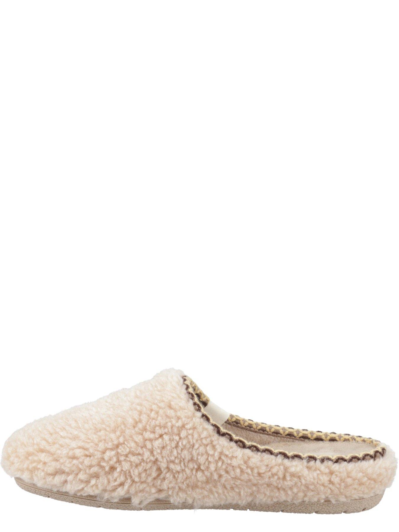 hush-puppies-good-slipper-teddy-muleoutfit