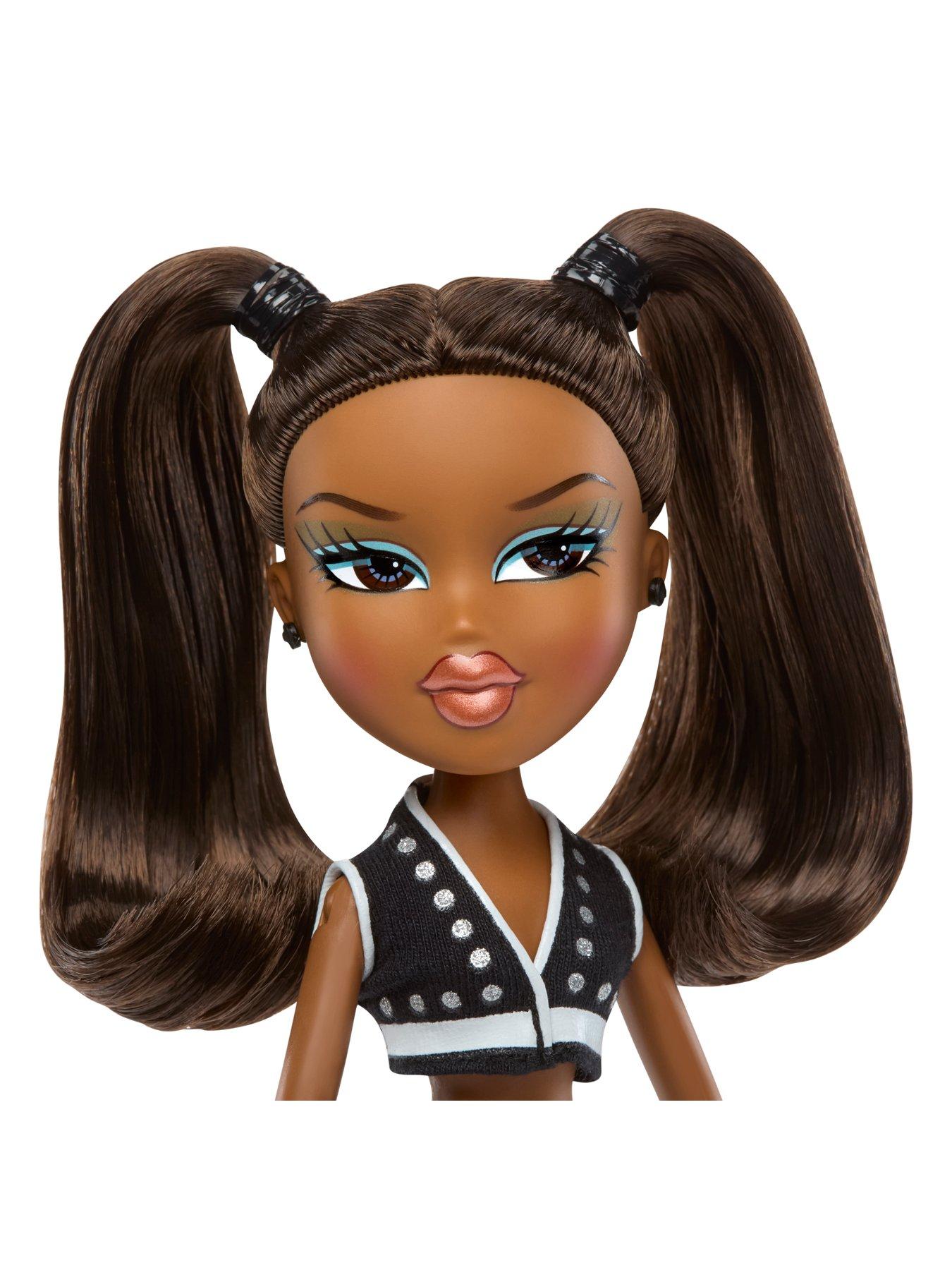bratz-bratz-play-sportz-doll-sasha-cheerleadingback