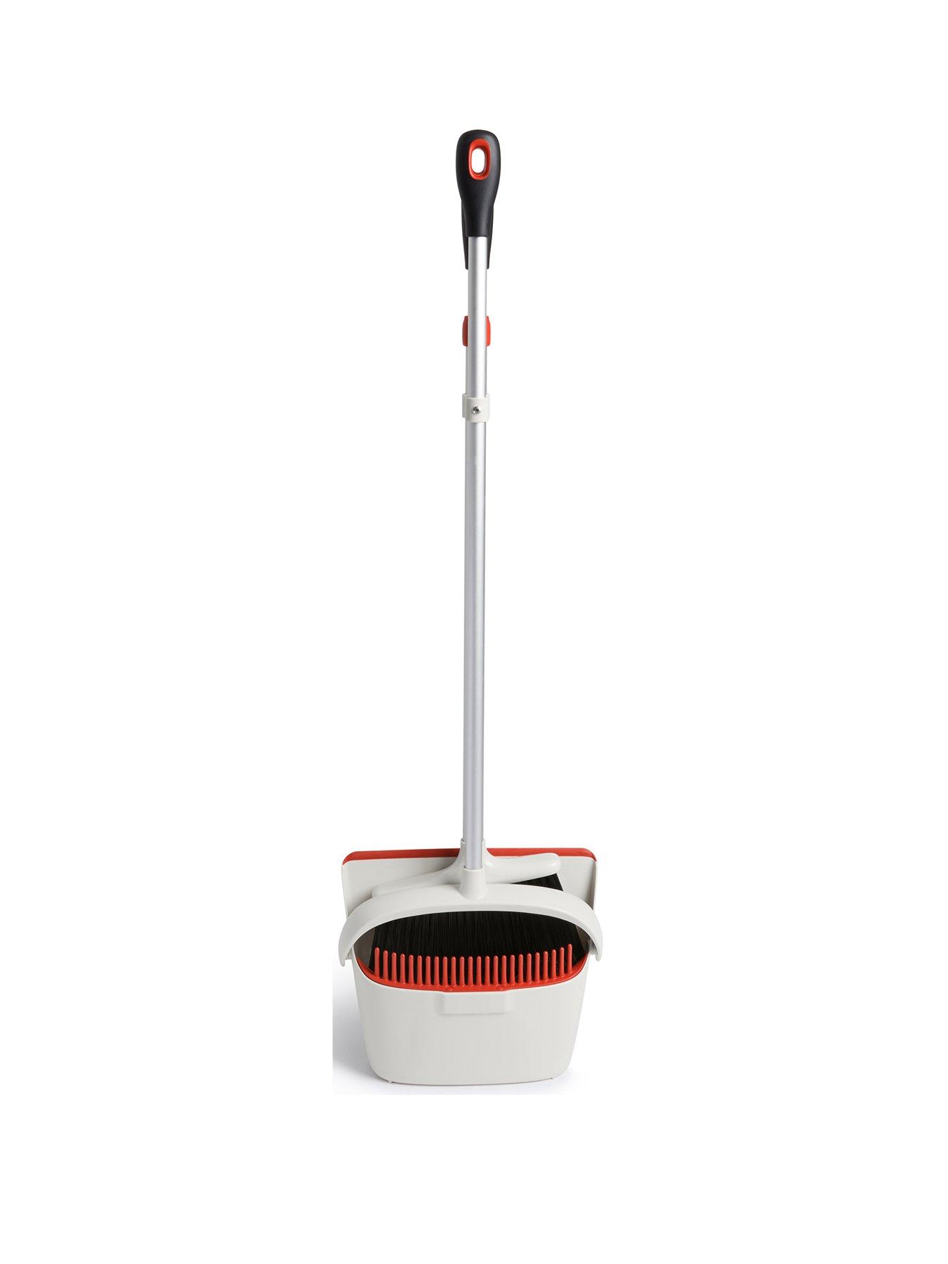 oxo-large-sweep-set-with-extendable-broomfront
