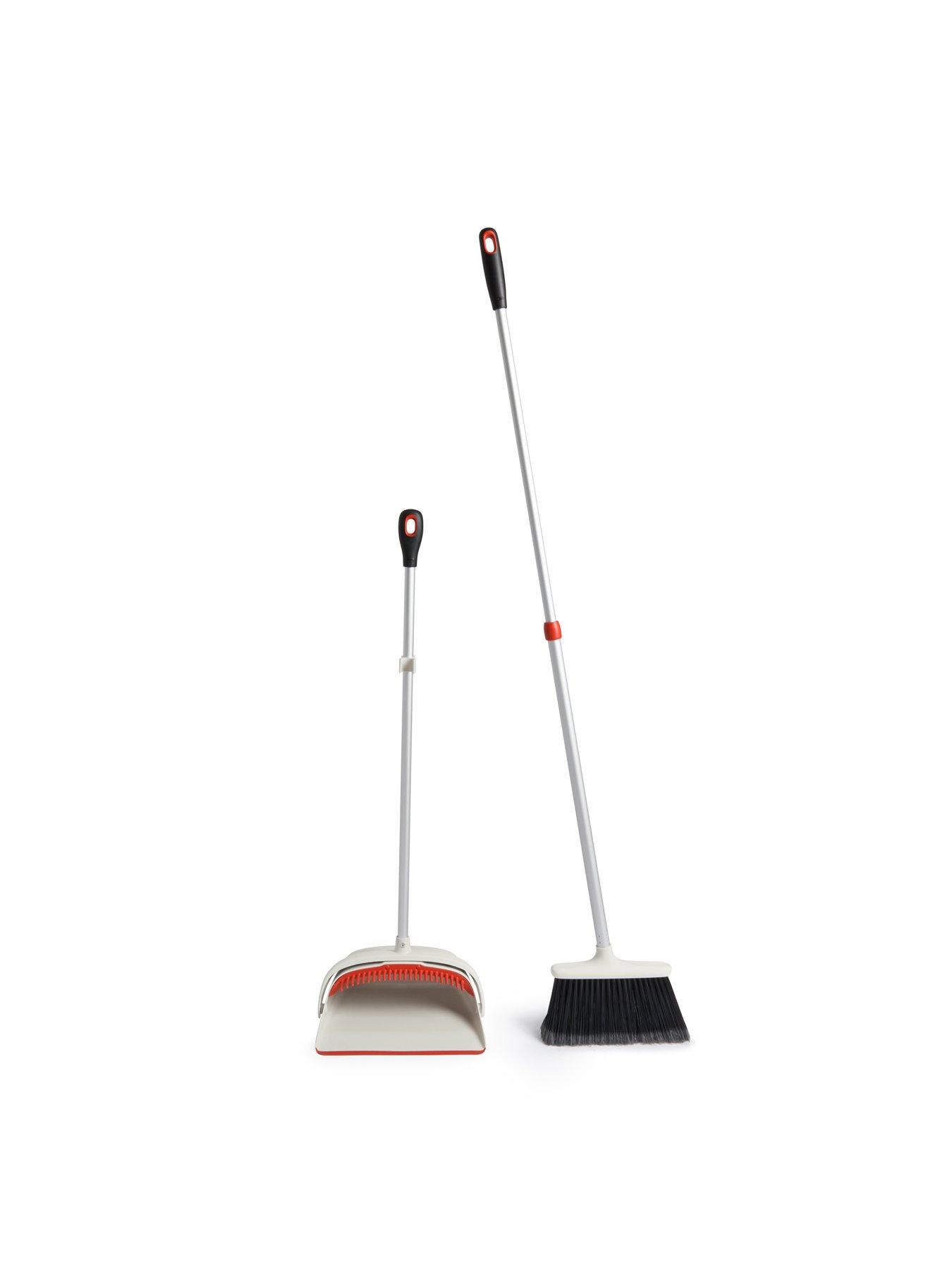 oxo-large-sweep-set-with-extendable-broomback