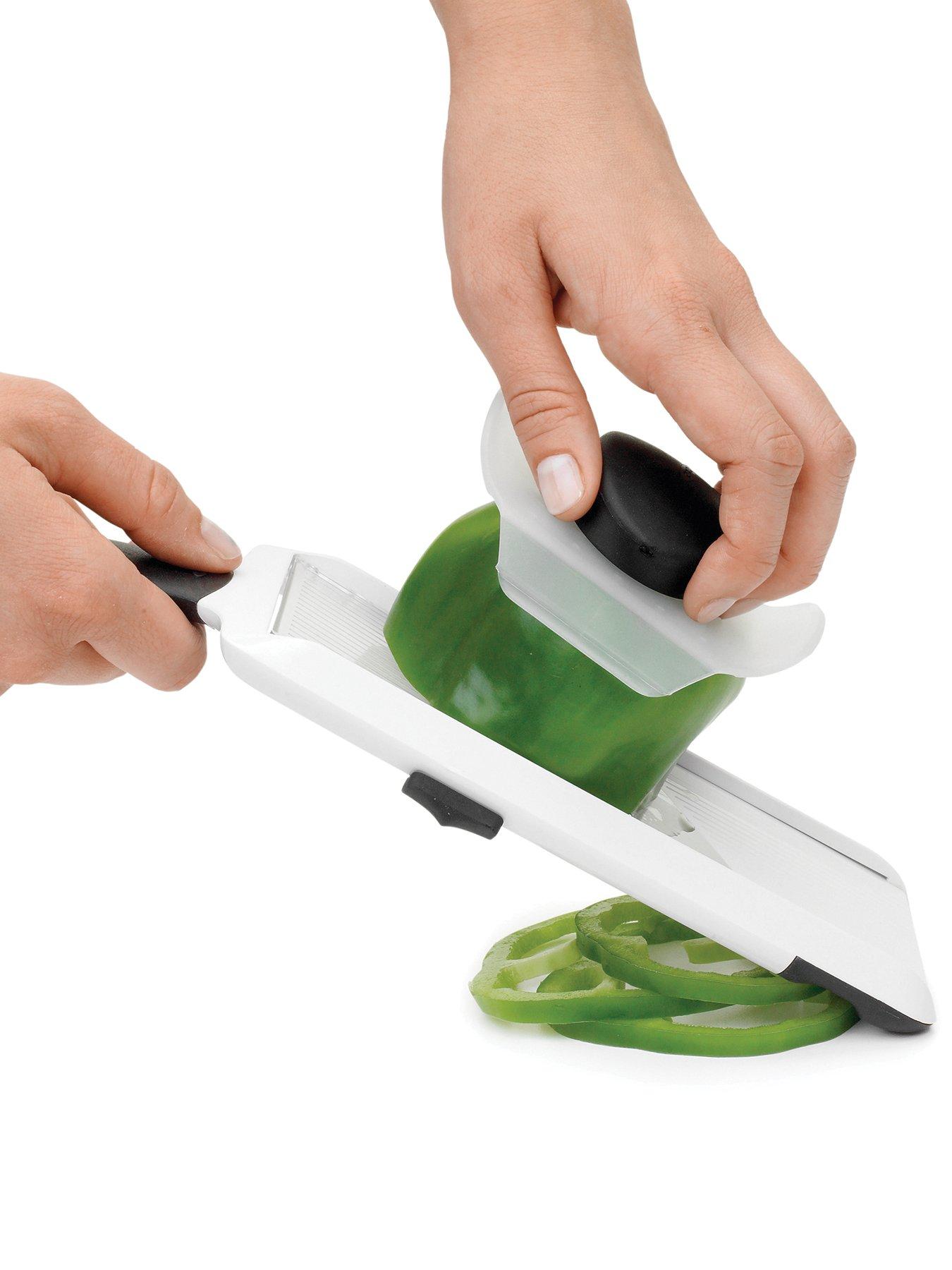 oxo-hand-held-mandoline-slicerdetail