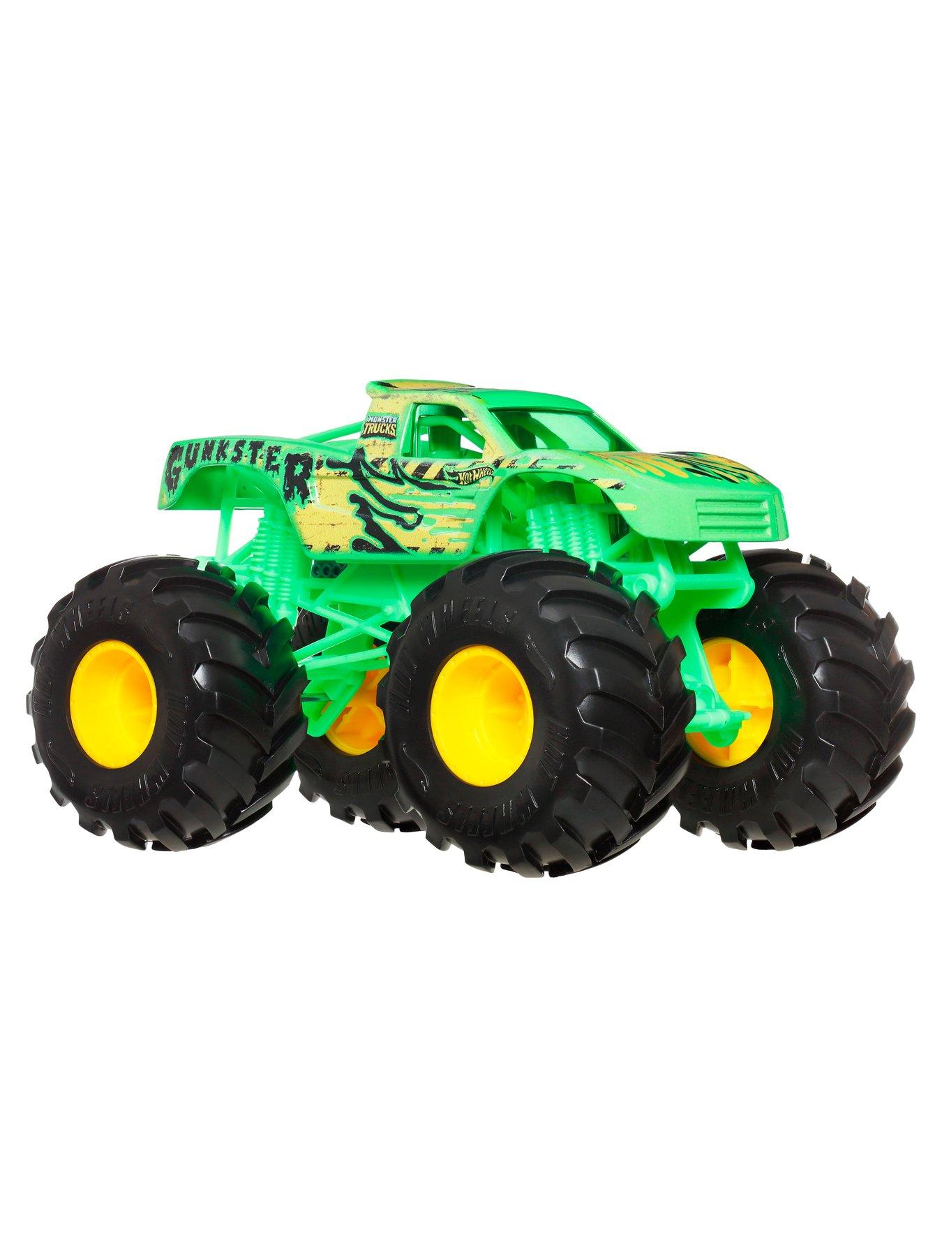 hot-wheels-monster-trucks-124-gunsksteroutfit