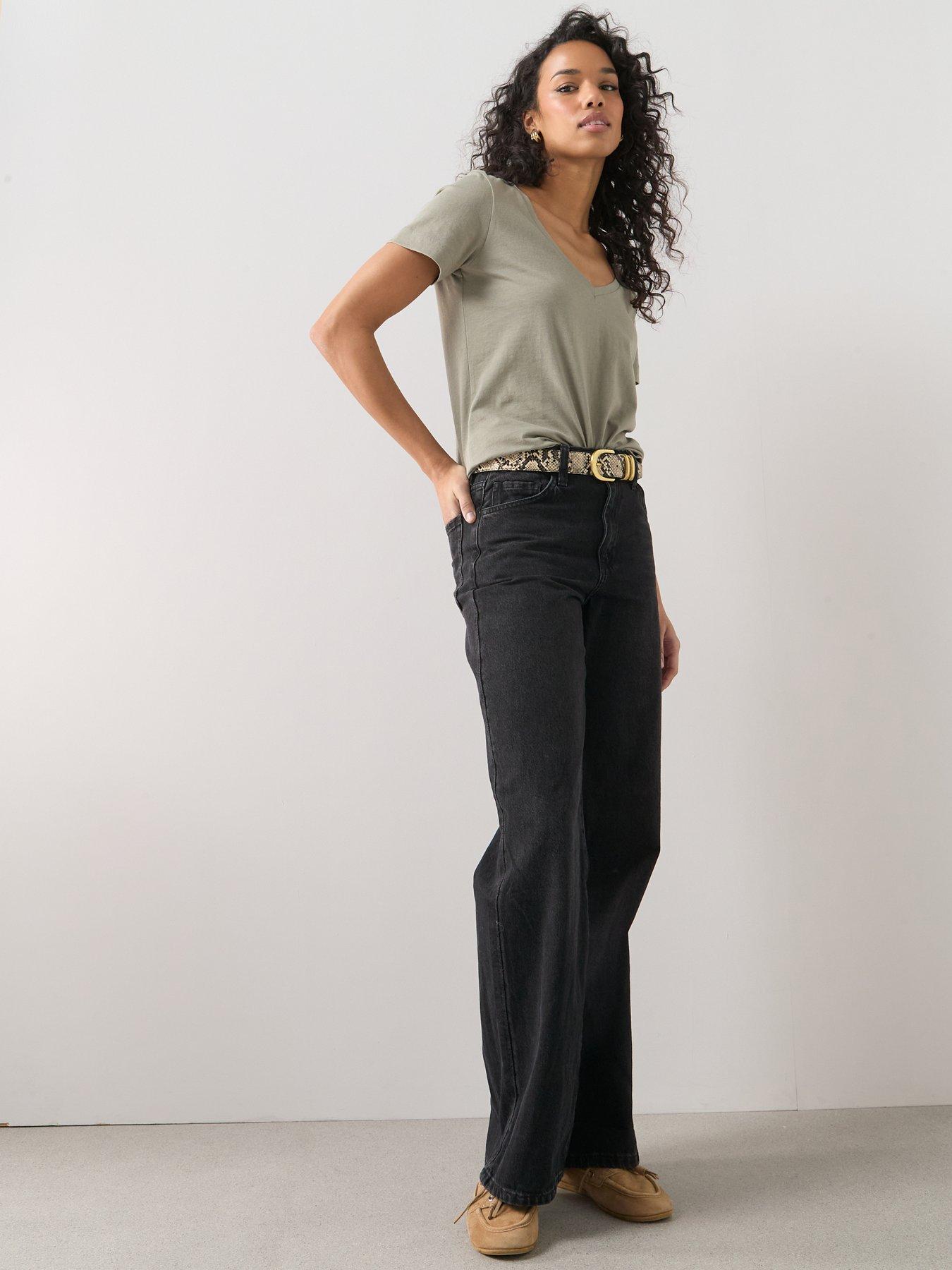 the-very-collection-v-neck-t-shirt-greenback