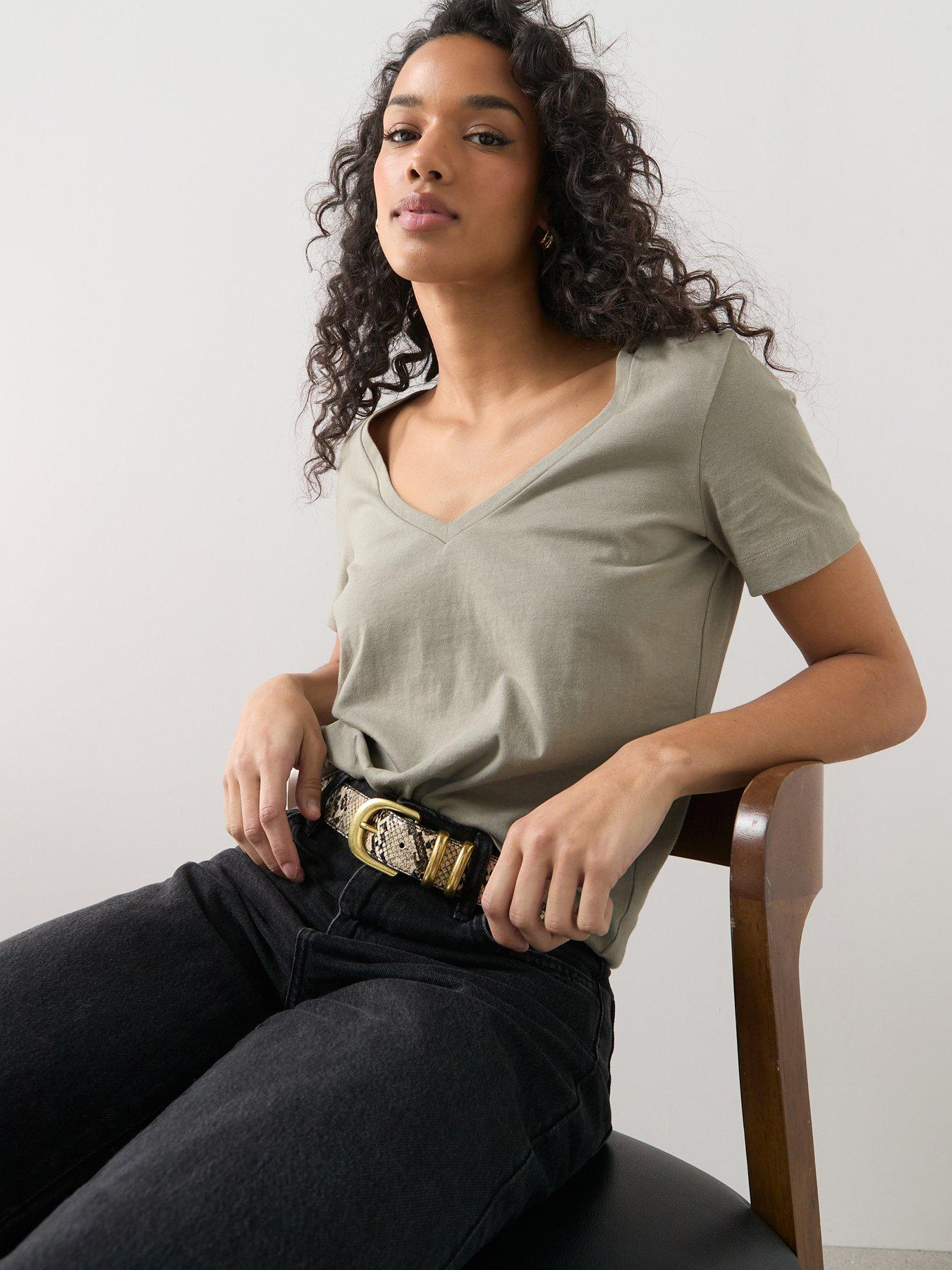 the-very-collection-v-neck-t-shirt-greenoutfit