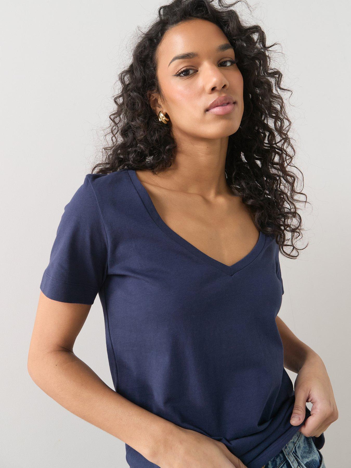 the-very-collection-v-neck-t-shirt-navyoutfit