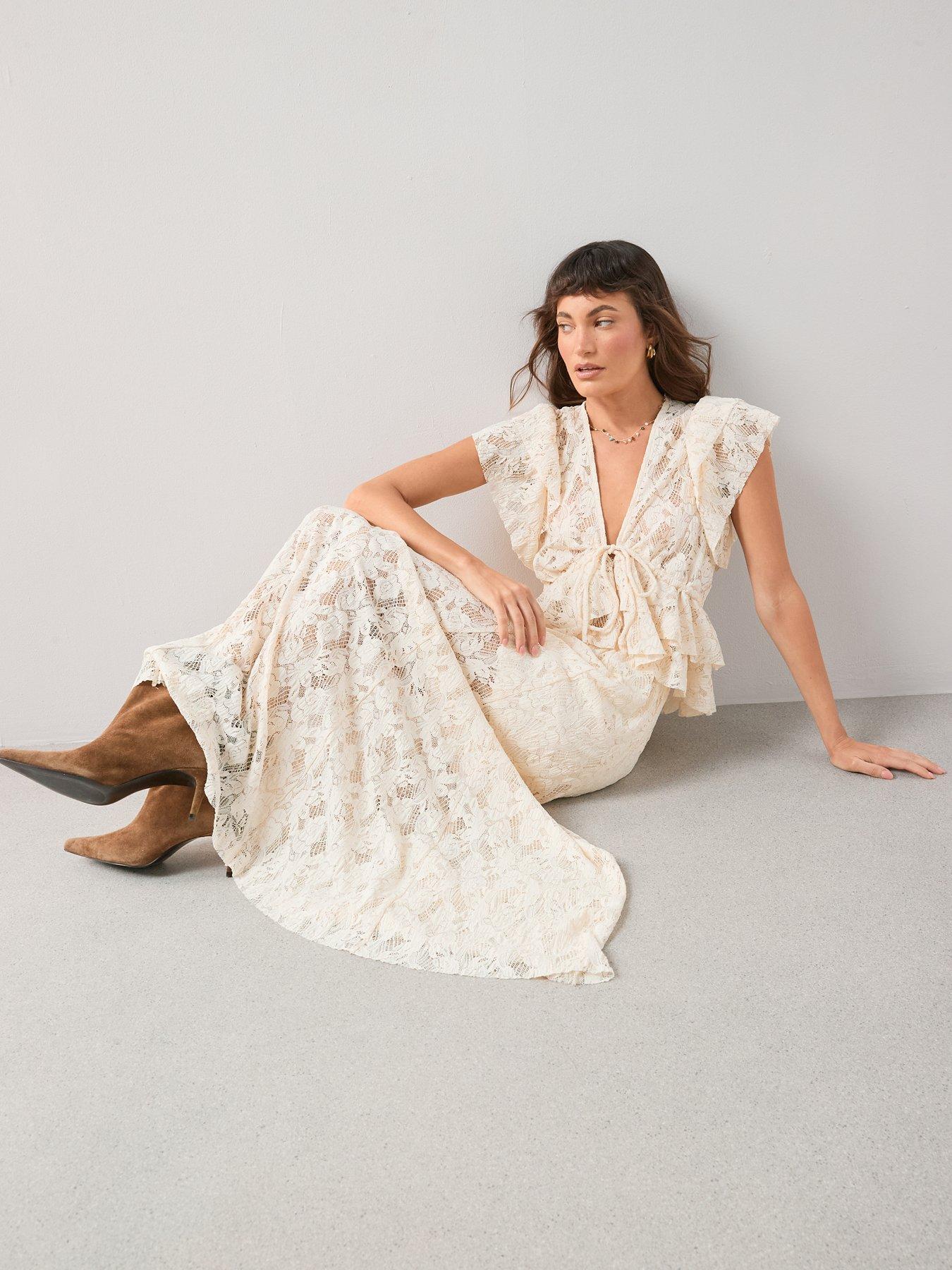 Image 3 of 6 of The Very Collection Lace Maxi Skirt Co-Ord - Cream