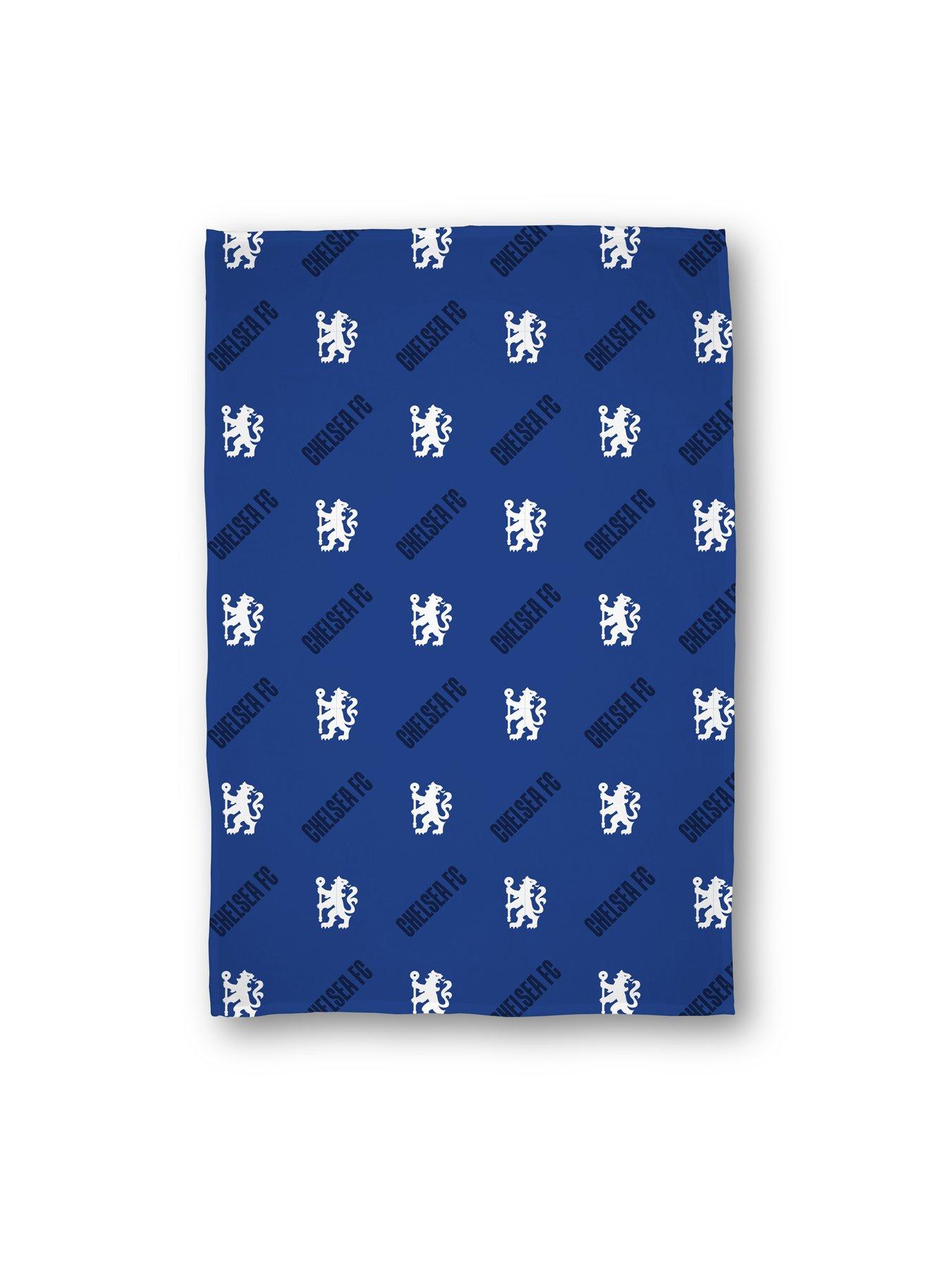 chelsea-chelsea-fleece-blanketoutfit