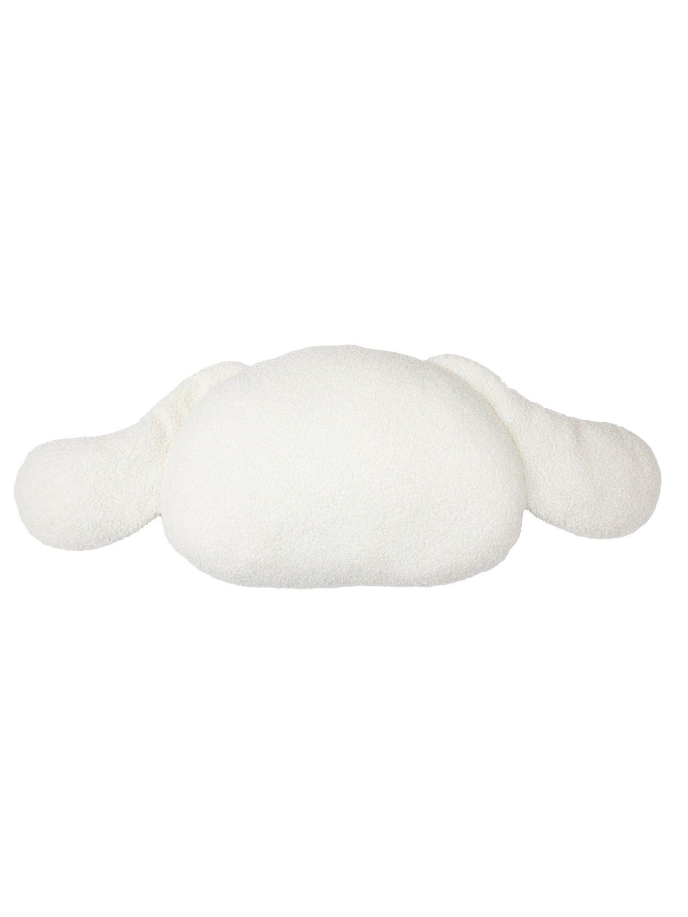 hello-kitty-cinnamaroll-shaped-cushionoutfit