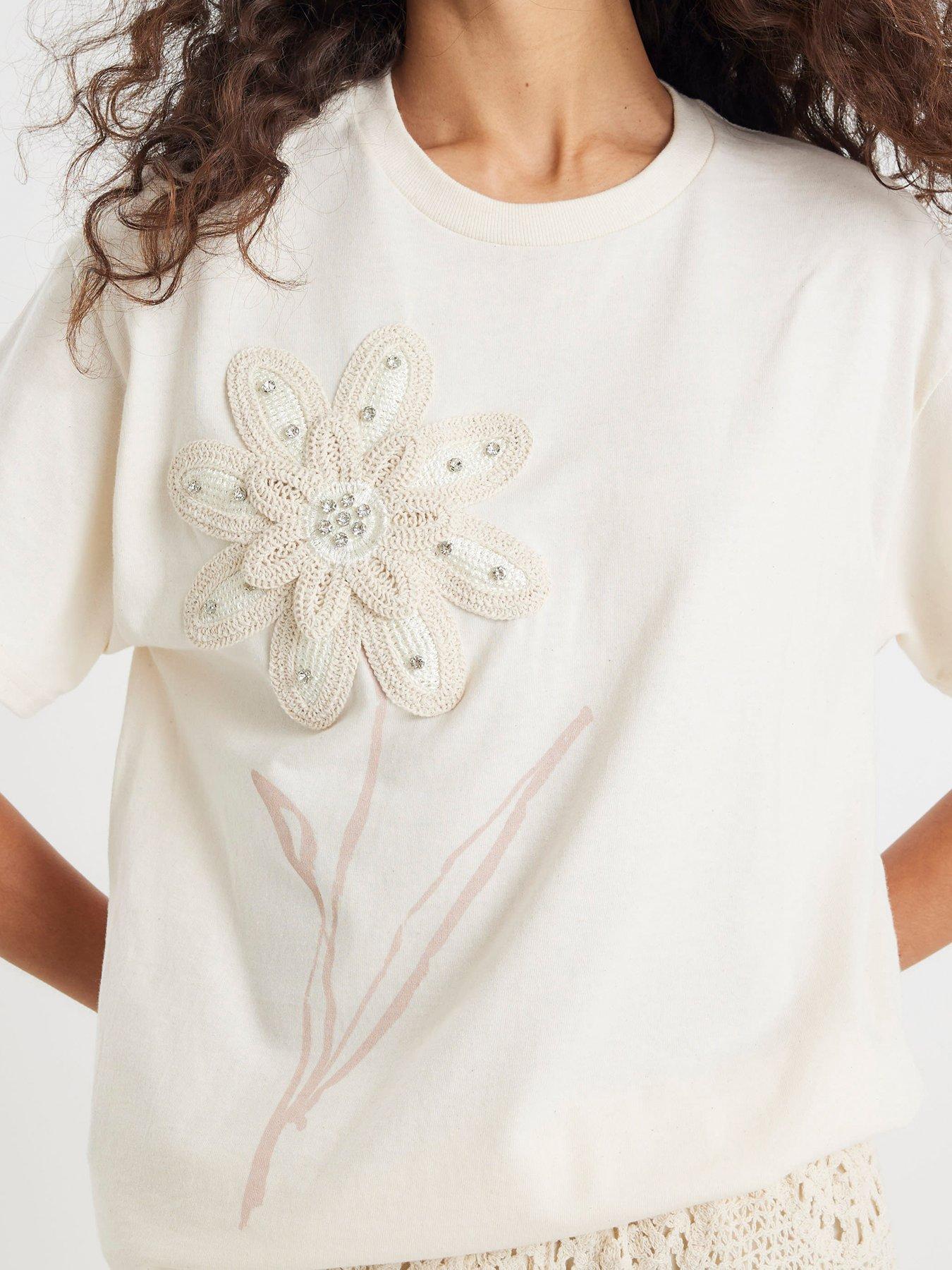 river-island-short-sleeve-crochet-diamante-trim-t-shirt-whiteoutfit