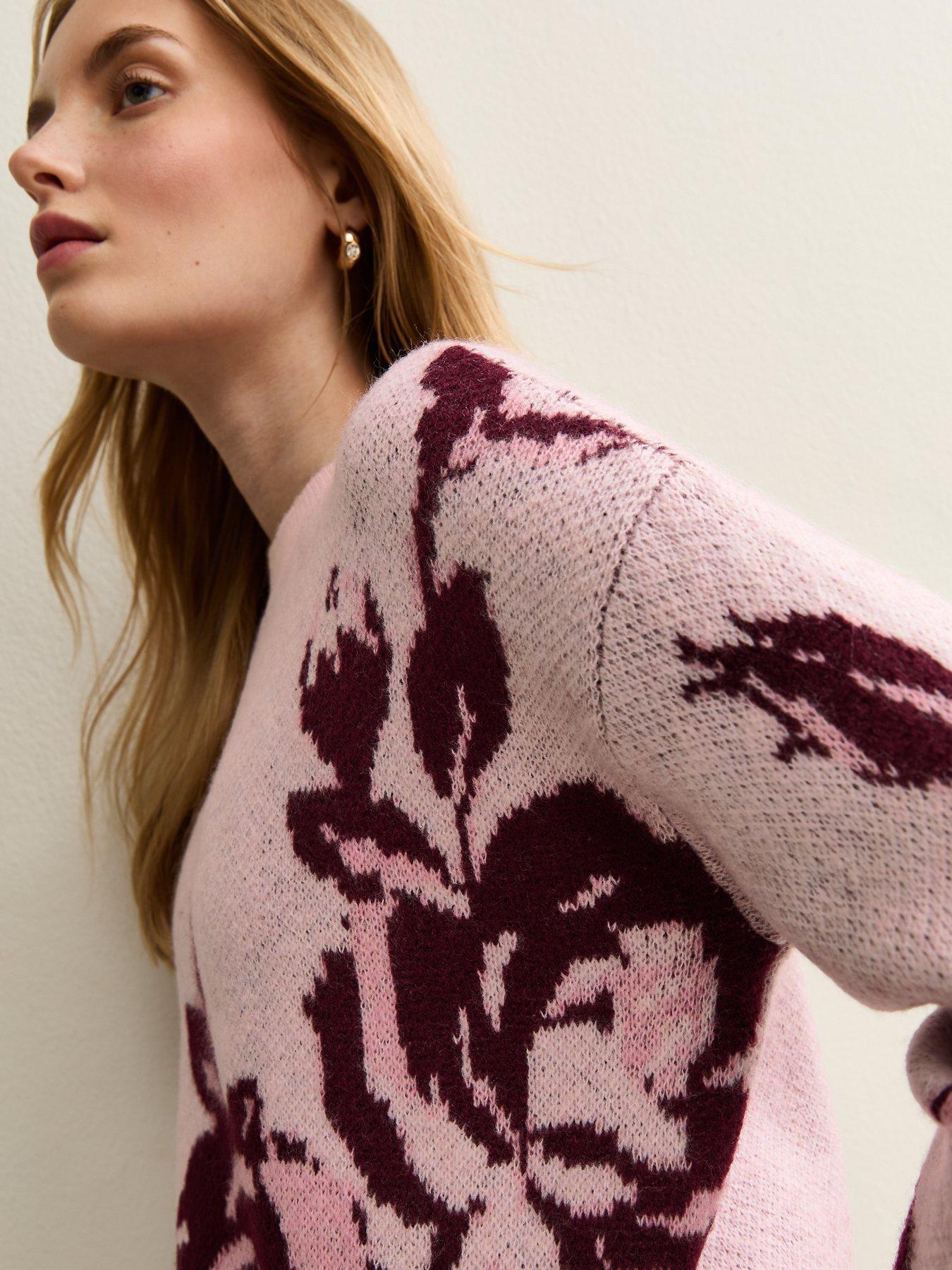 new-look-floral-pattern-midweight-jumper-pinkoutfit