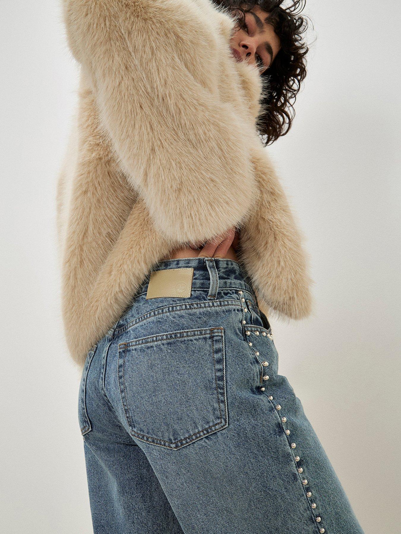 apricot-stud-wide-flare-jeansnbsp--blueoutfit