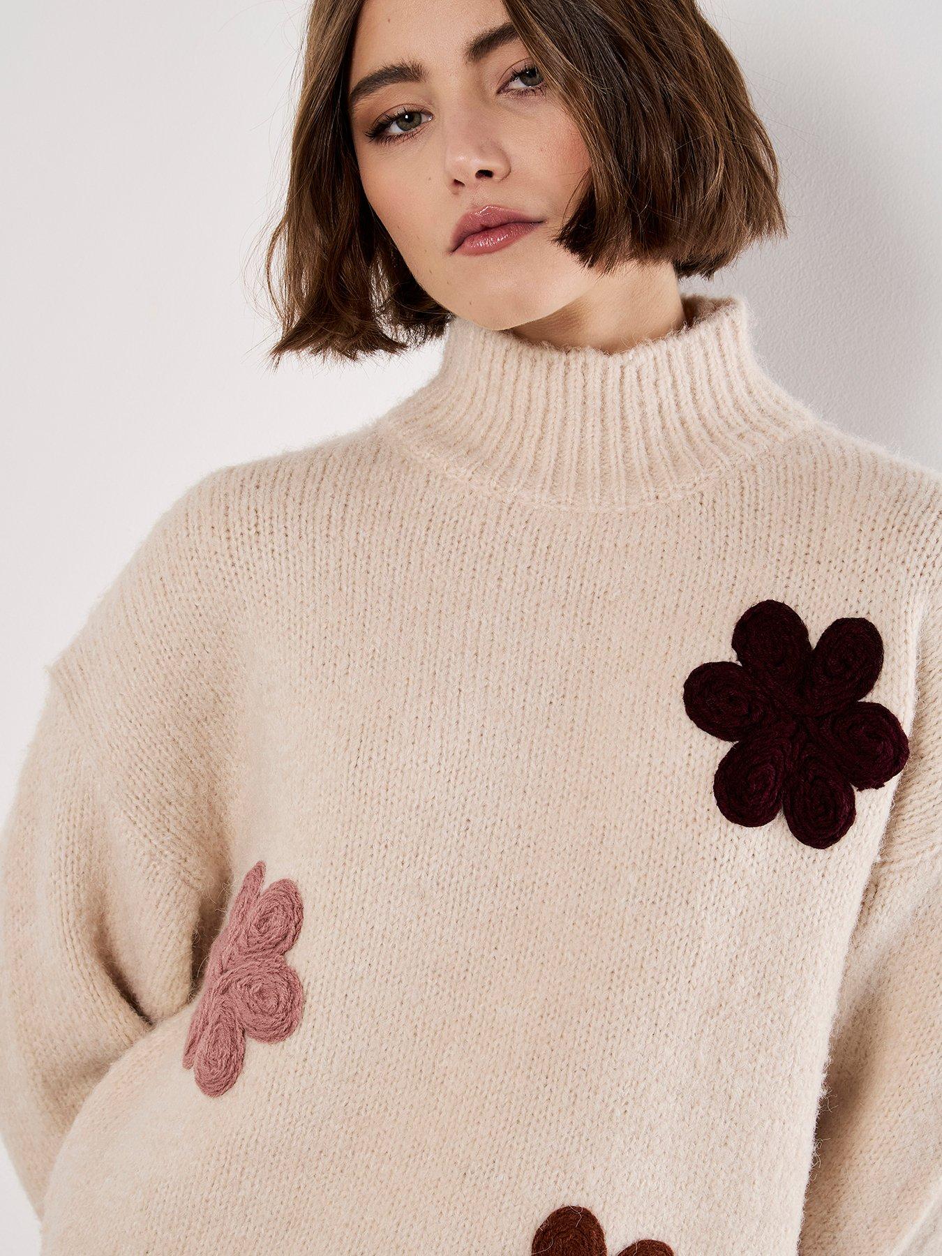 apricot-embroidered-flower-mock-neck-jumperoutfit