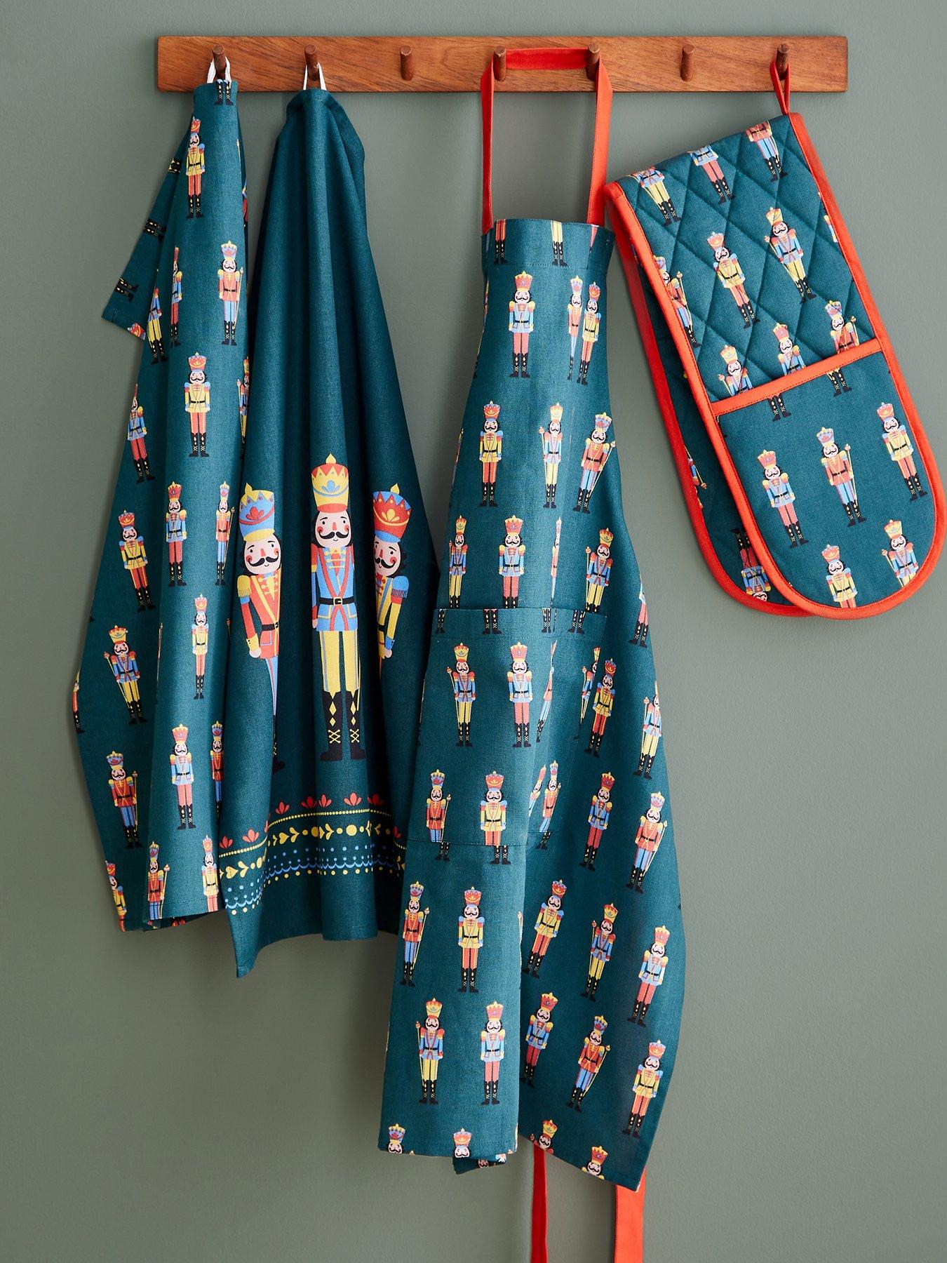 Image 3 of 3 of Catherine Lansfield Nutcracker Double Tea Towels- 4 Pack