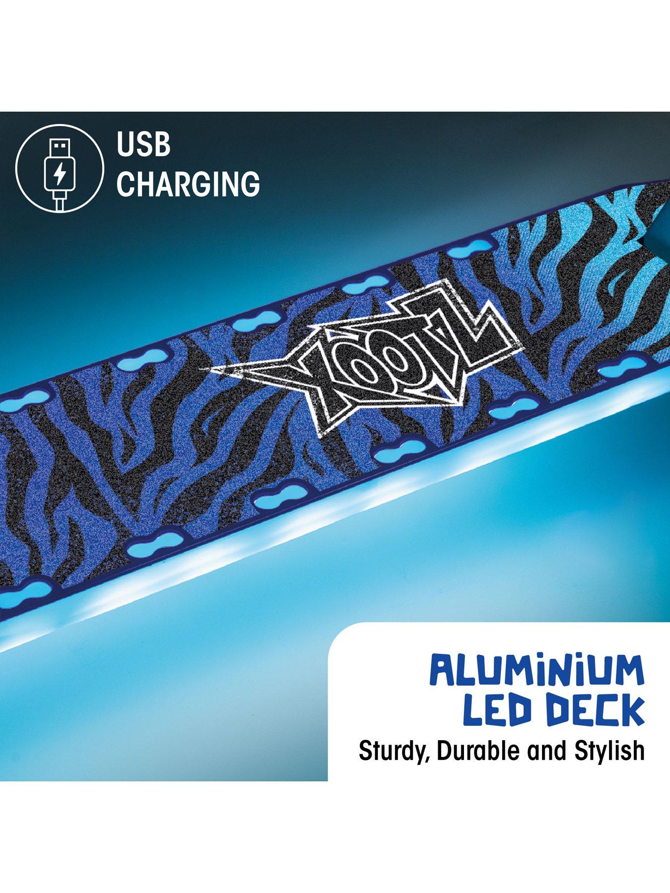 xootz-wild-rider-light-up-led-scooter-blueoutfit