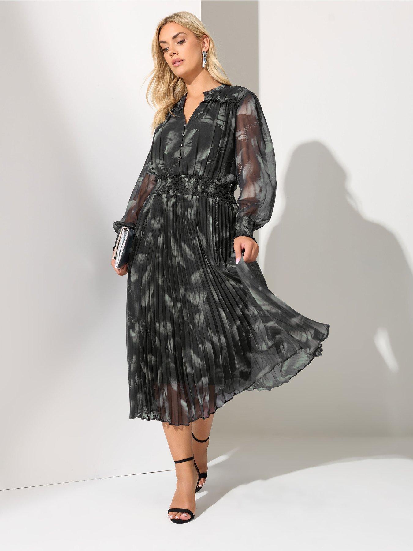 Image 1 of 4 of Yours Curve Pleated Shirt Dress - Black