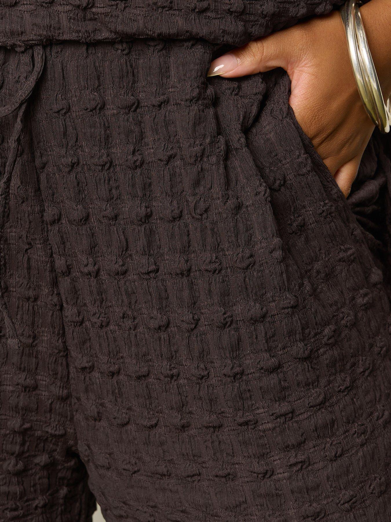 yours-curve-wide-leg-bubble-texture-trouser-brownoutfit