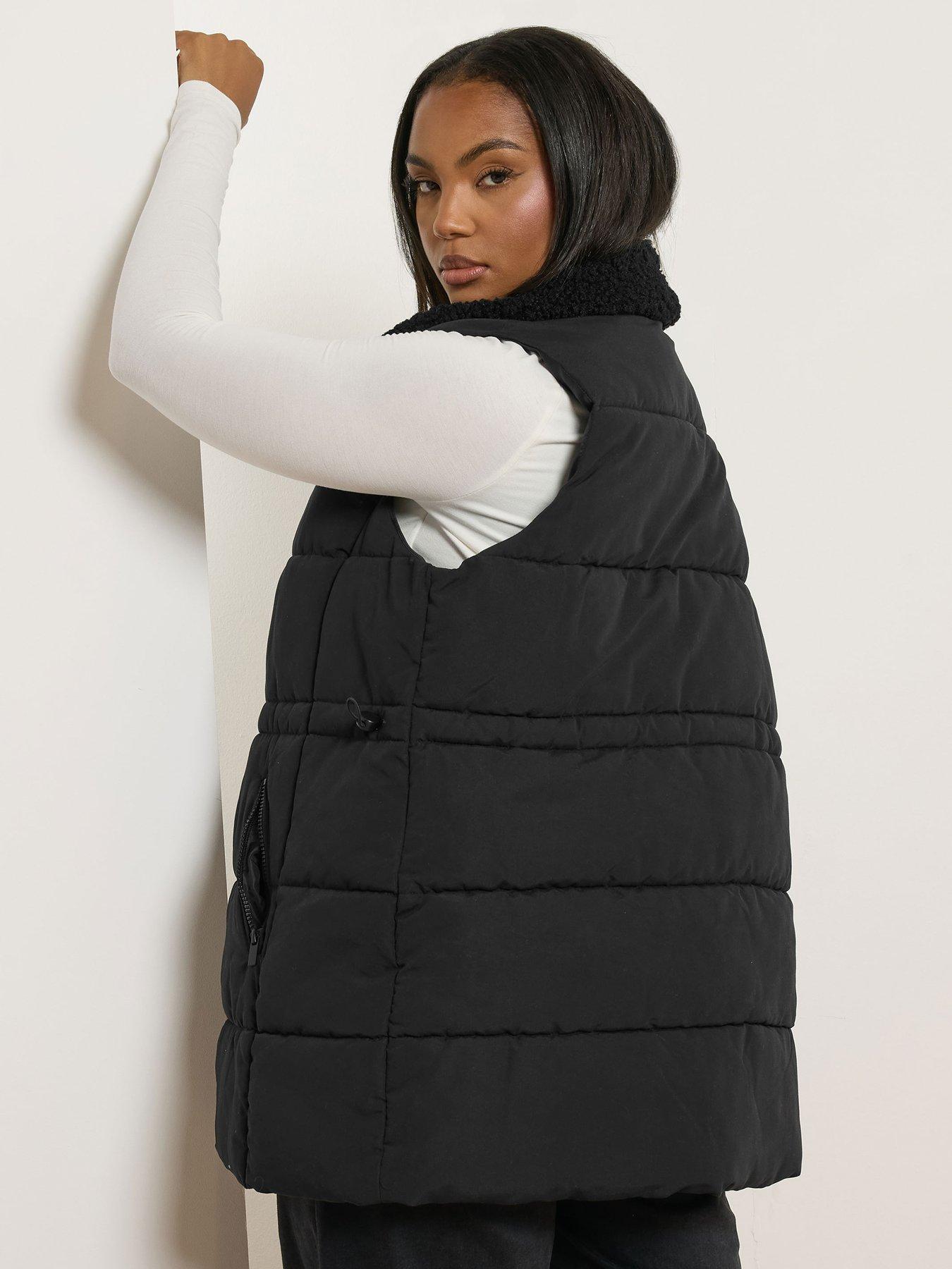 Image 2 of 4 of Yours Curve Short Gilet - Black