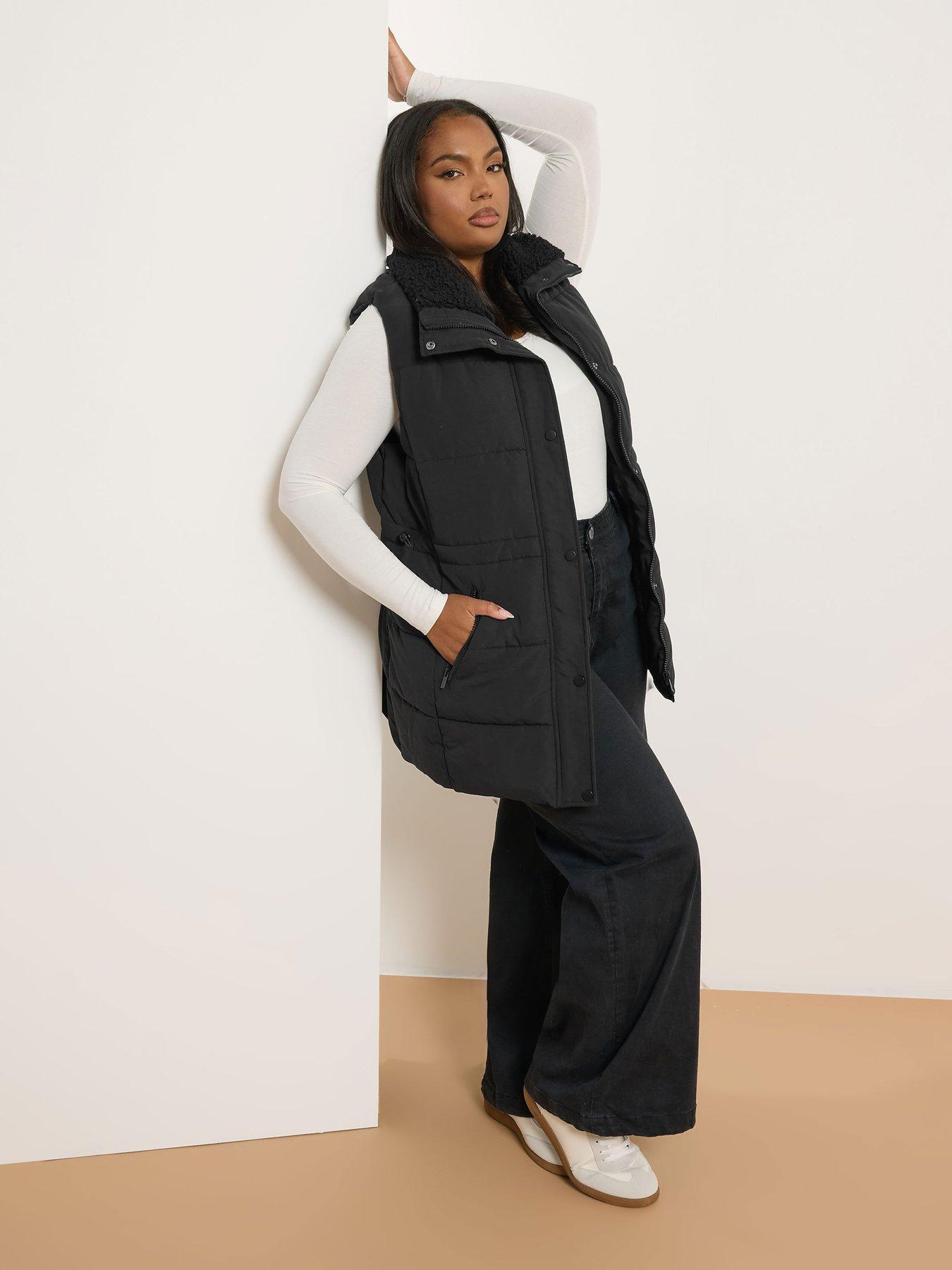 Image 3 of 4 of Yours Curve Short Gilet - Black