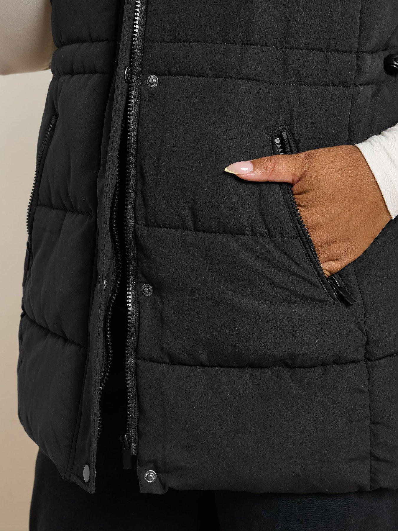 Image 4 of 4 of Yours Curve Short Gilet - Black