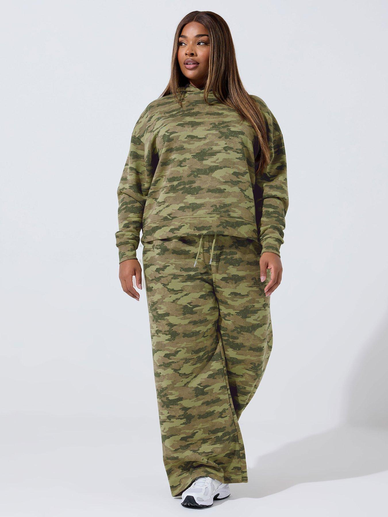 Image 3 of 4 of Yours Curve Camo Print Hoodie - Green