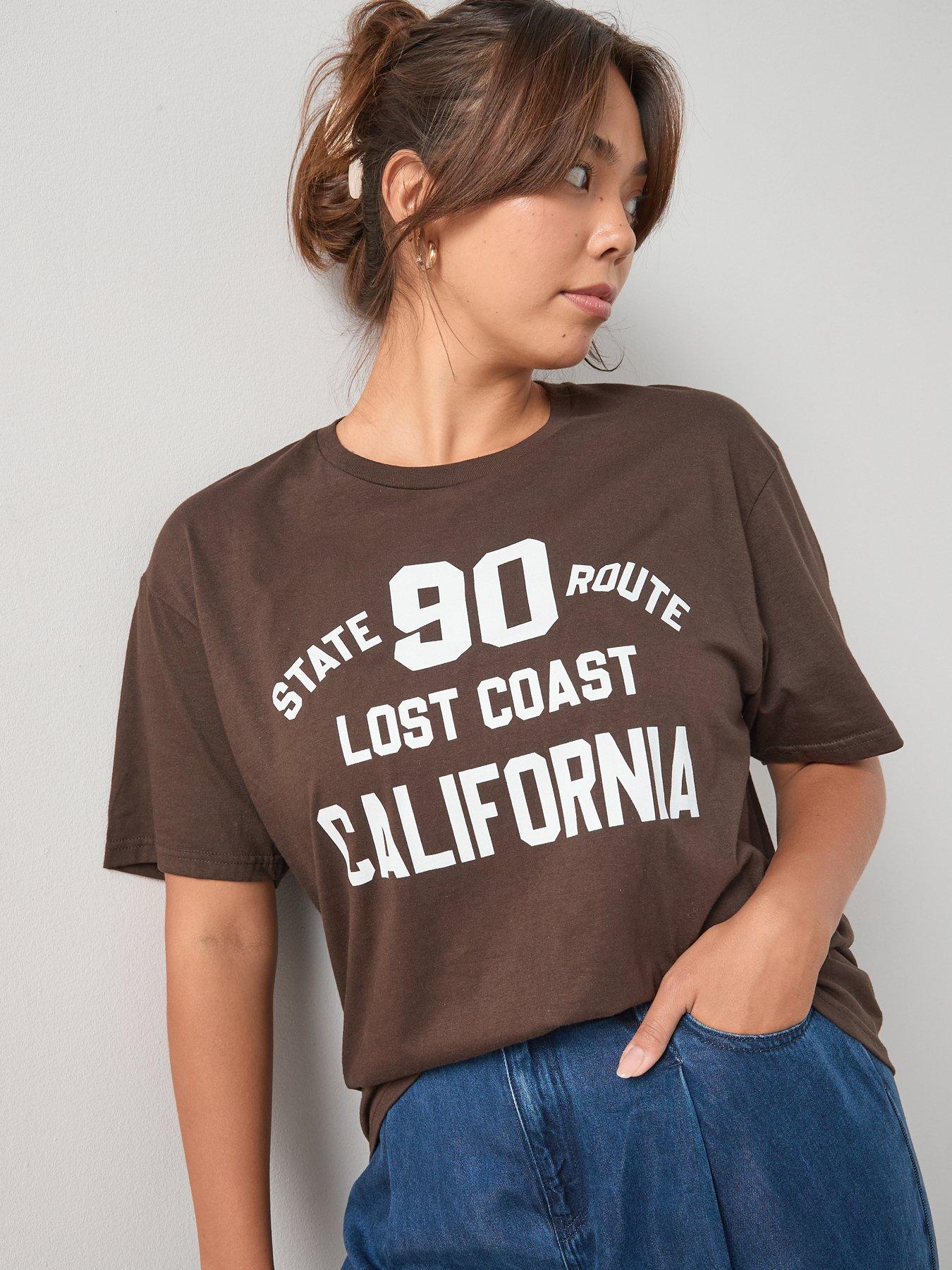the-very-collection-curve-california-slogan-t-shirt-chocolate