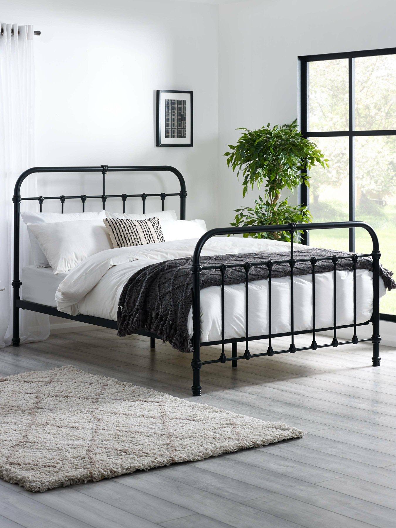 Julian Bowen Logan Metal Bed