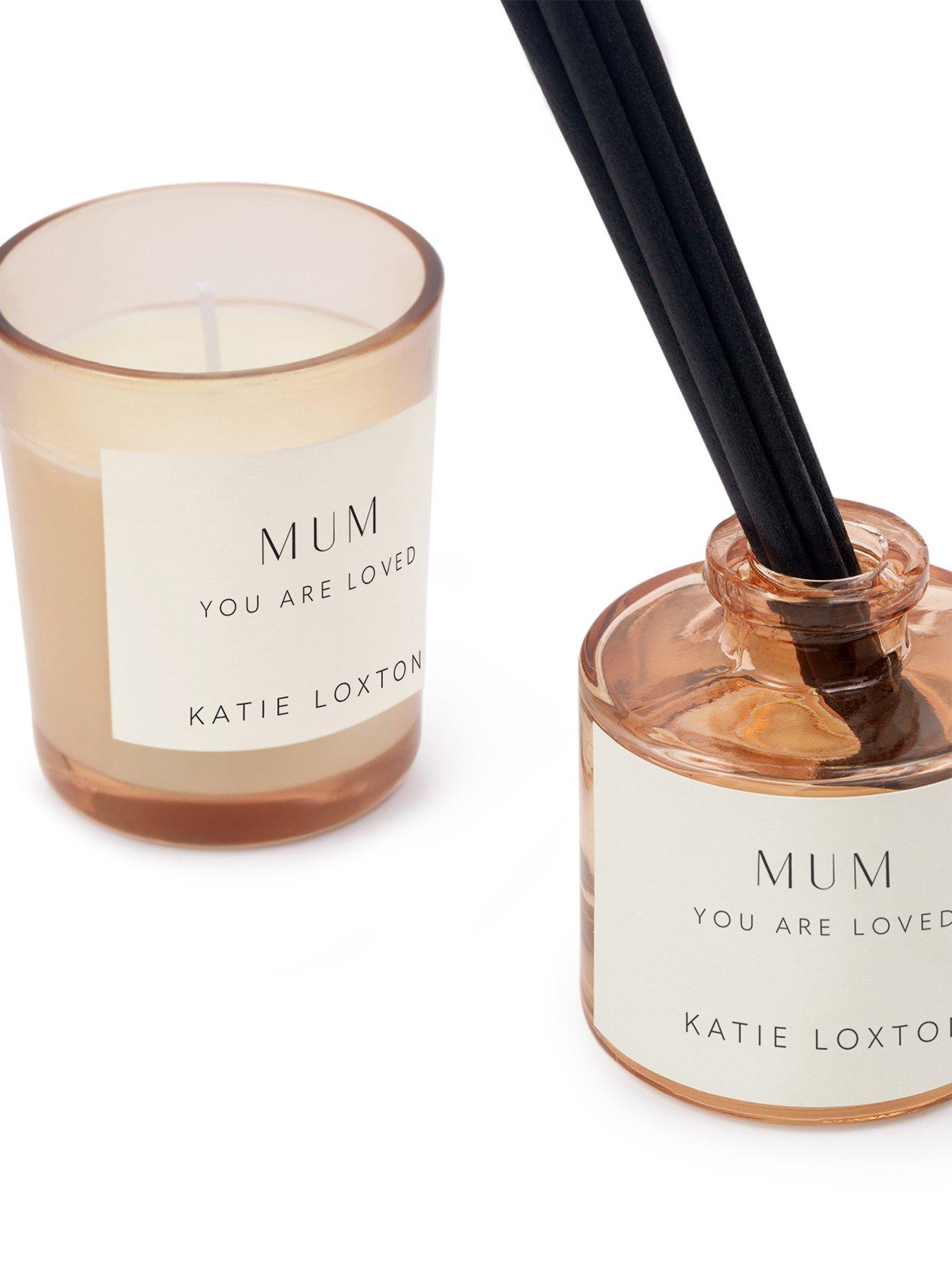 katie-loxton-mini-votive-and-mini-reed-diffuser-gift-set-love-you-mum-frosted-pine-and-cedarwoodstillFront