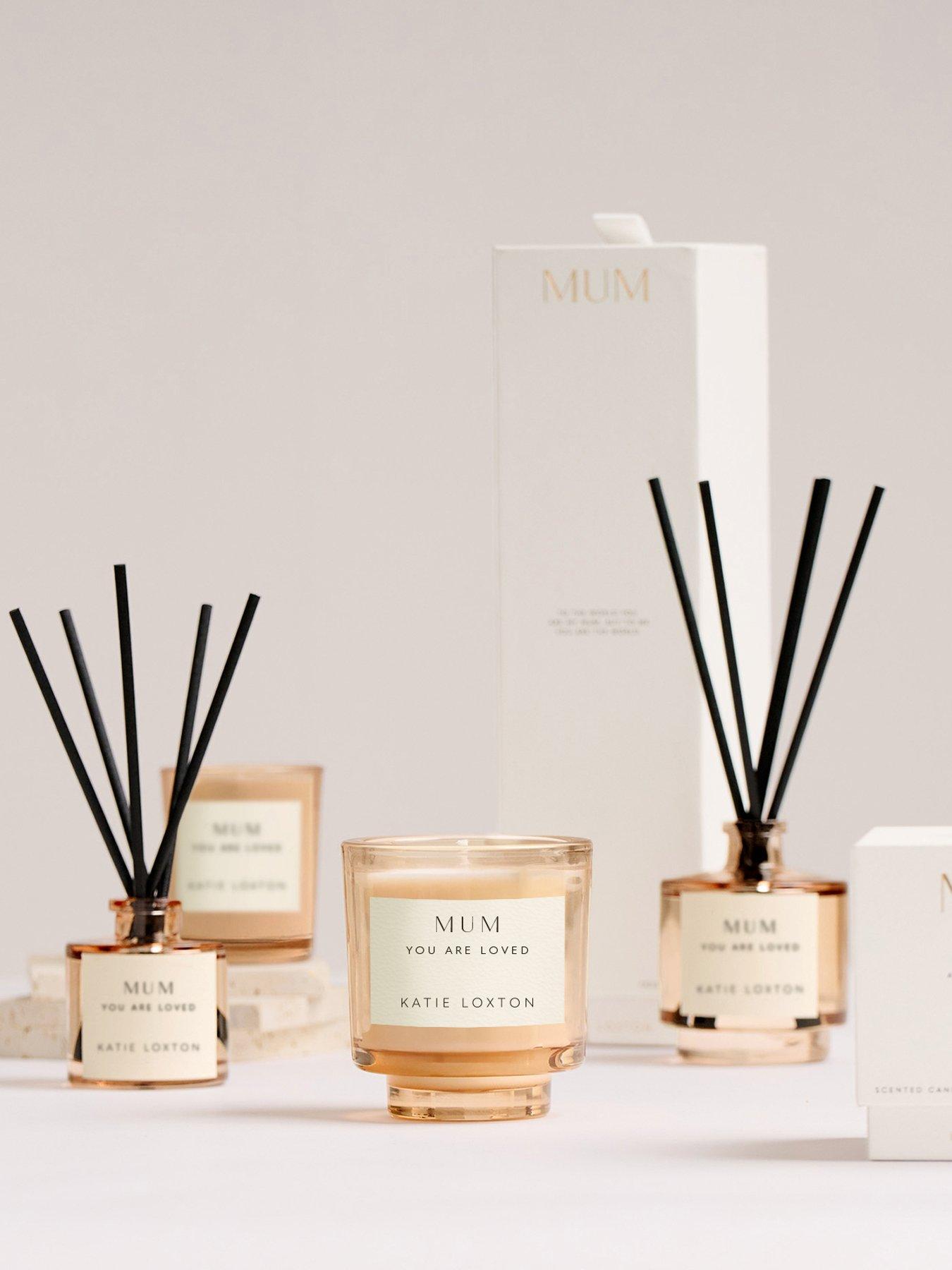 katie-loxton-mini-votive-and-mini-reed-diffuser-gift-set-love-you-mum-frosted-pine-and-cedarwoodoutfit