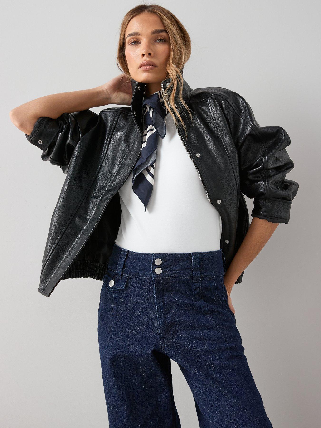the-very-collection-double-button-ticket-pocket-jeans-dark-washoutfit