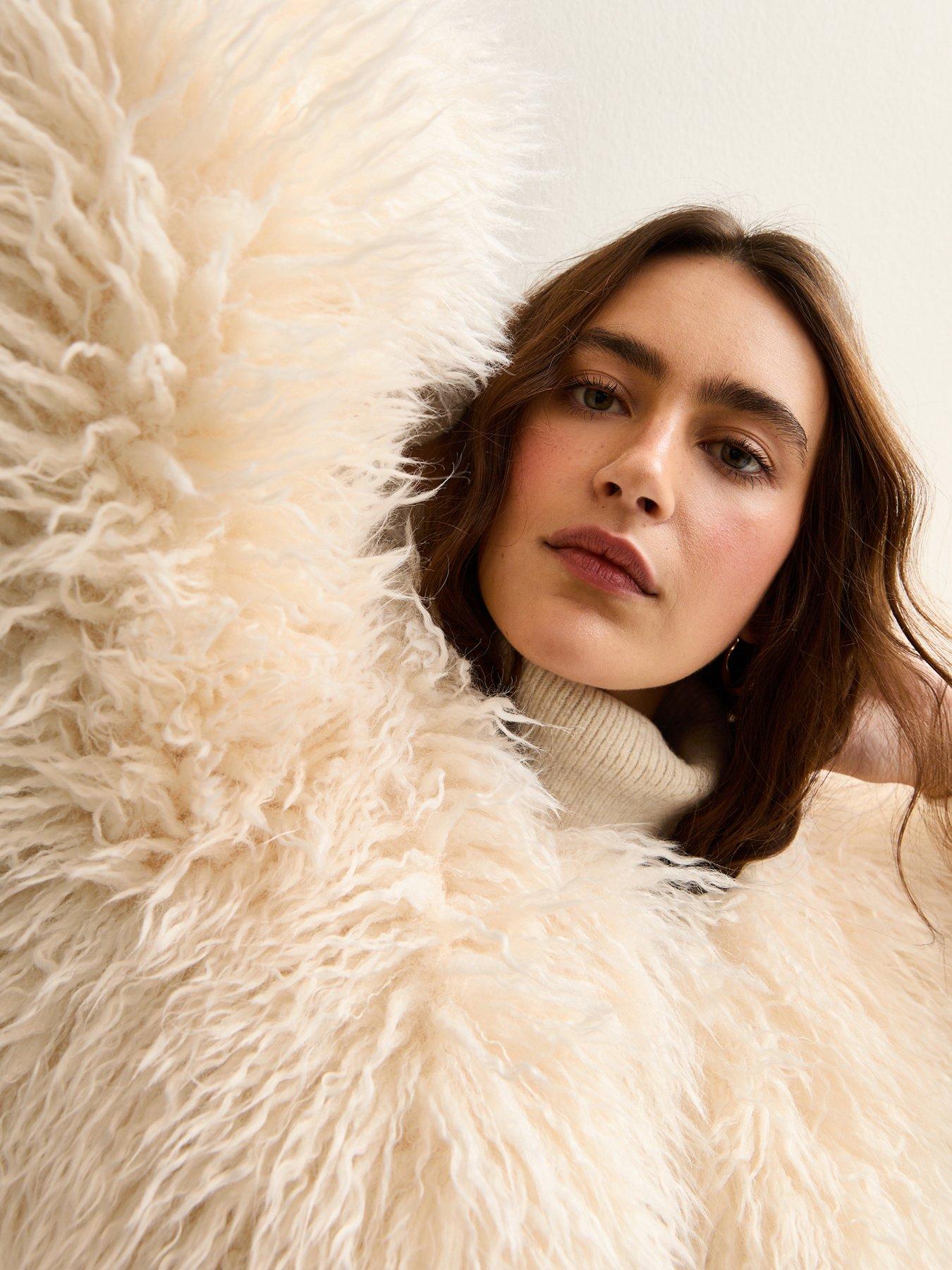 new-look-faux-fur-coat-creamdetail