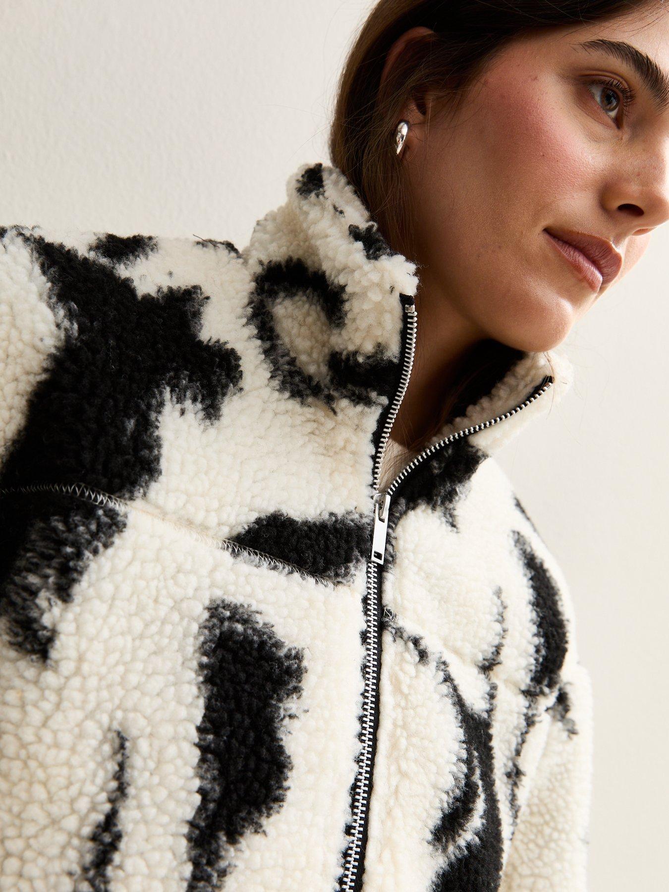 new-look-black-abstract-print-borg-jacketoutfit