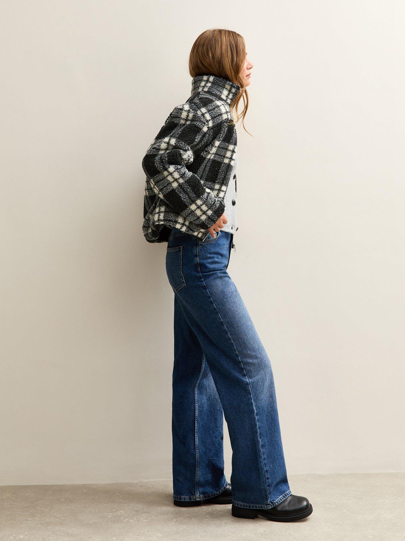 new-look-checked-borg-jacket-monooutfit